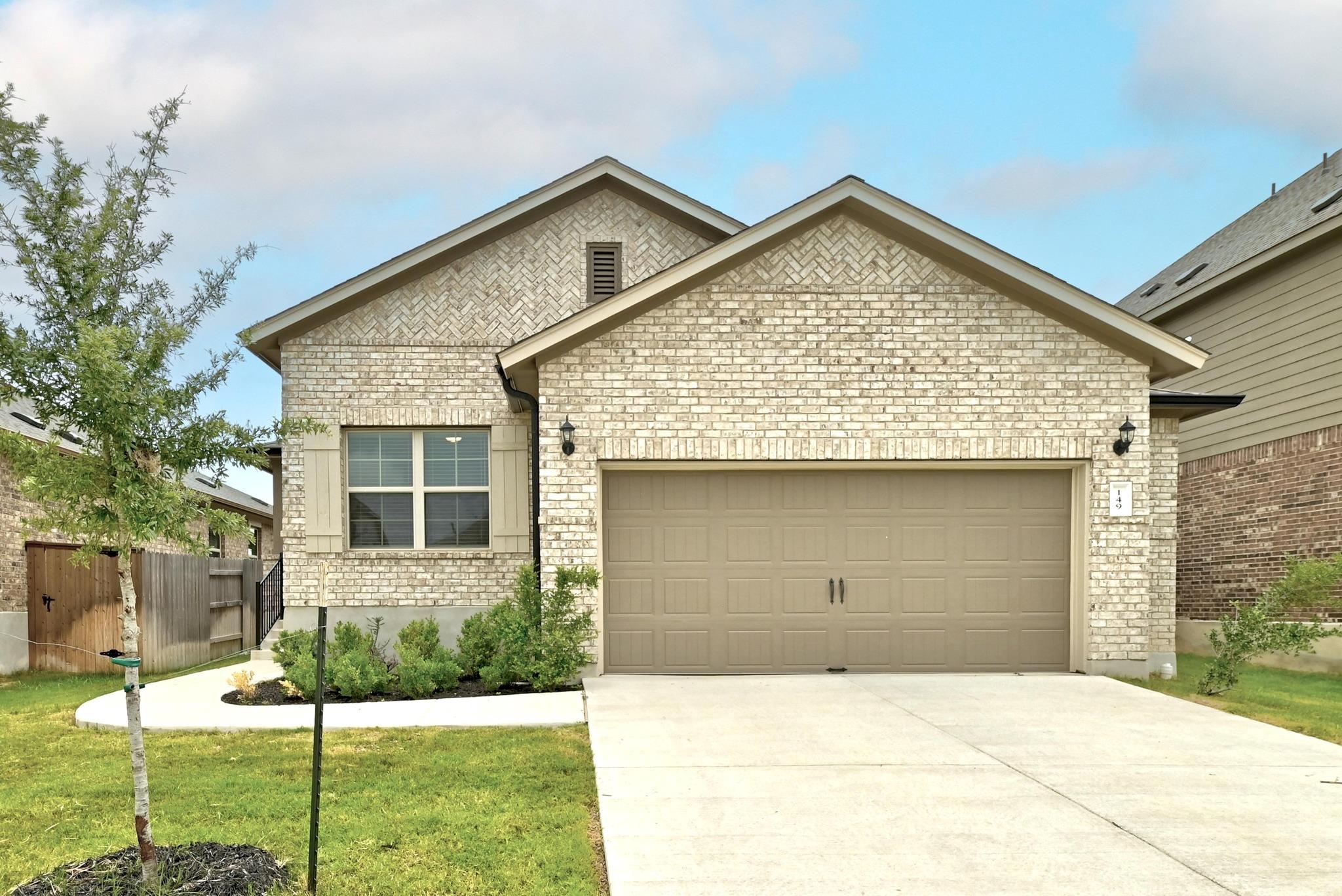 149 Hackberry Ln Property Photo 1