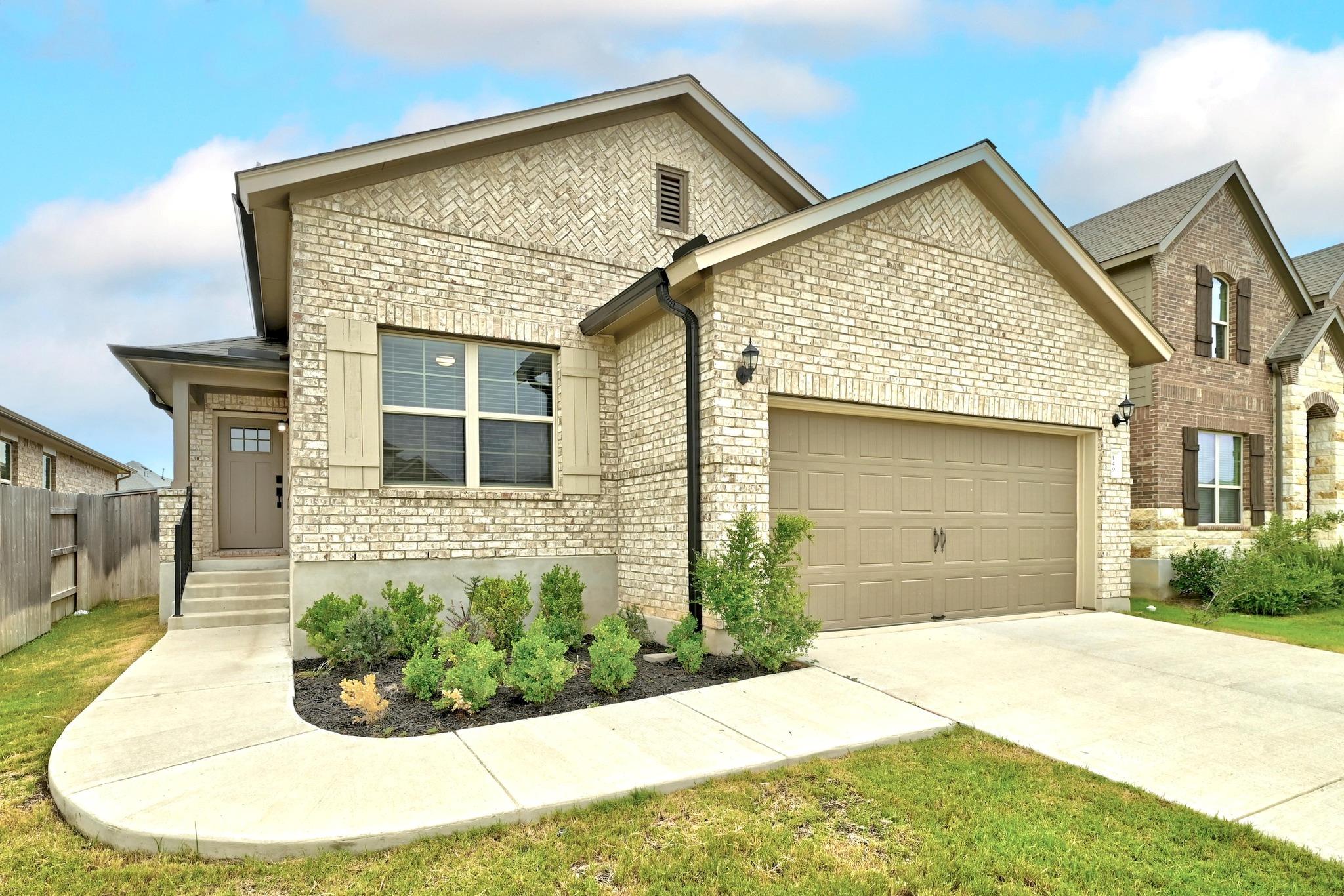149 Hackberry Ln Property Photo 3