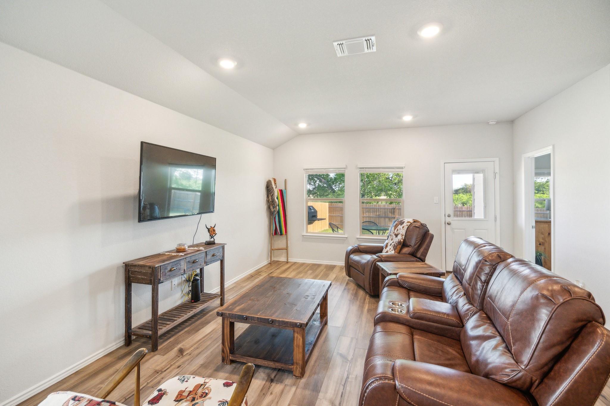 508 Wyatt Way Property Photo 3