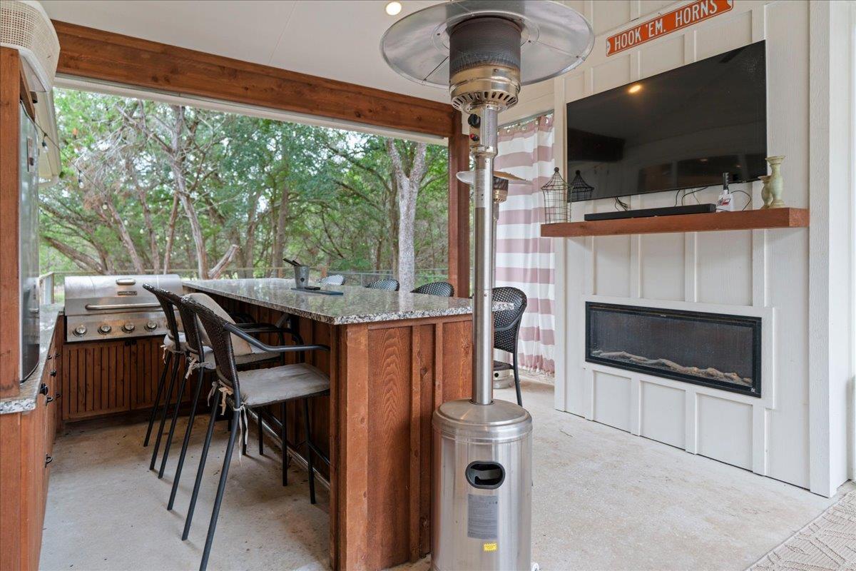 1 Agarita Cir Property Photo 3
