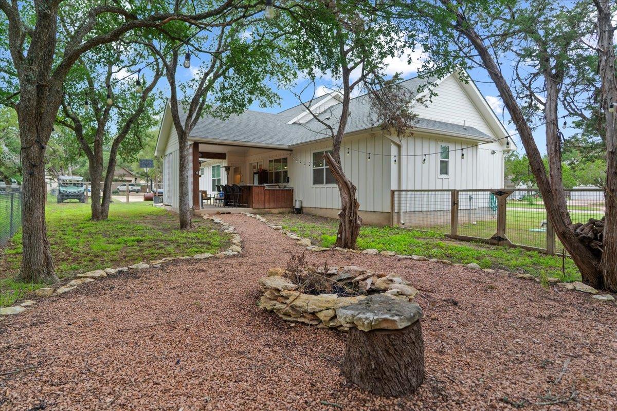 1 Agarita Cir Property Photo 4