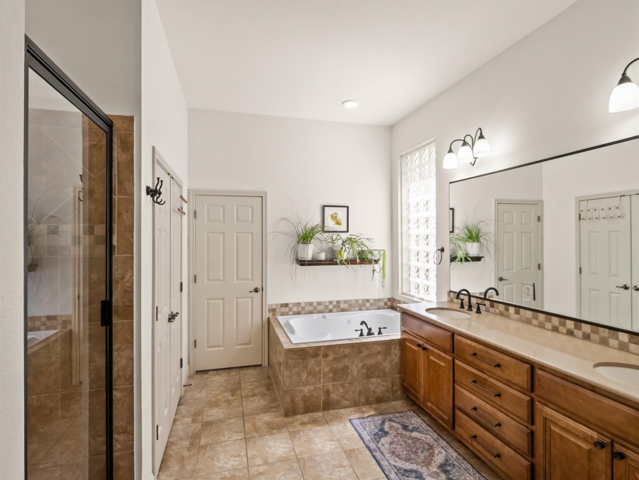 11400 Archstone Dr Property Photo 9