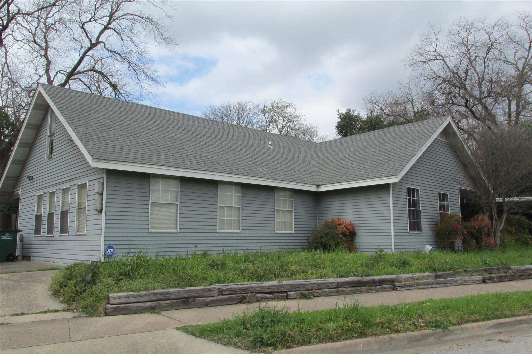 1500 Cullen Ave Property Photo