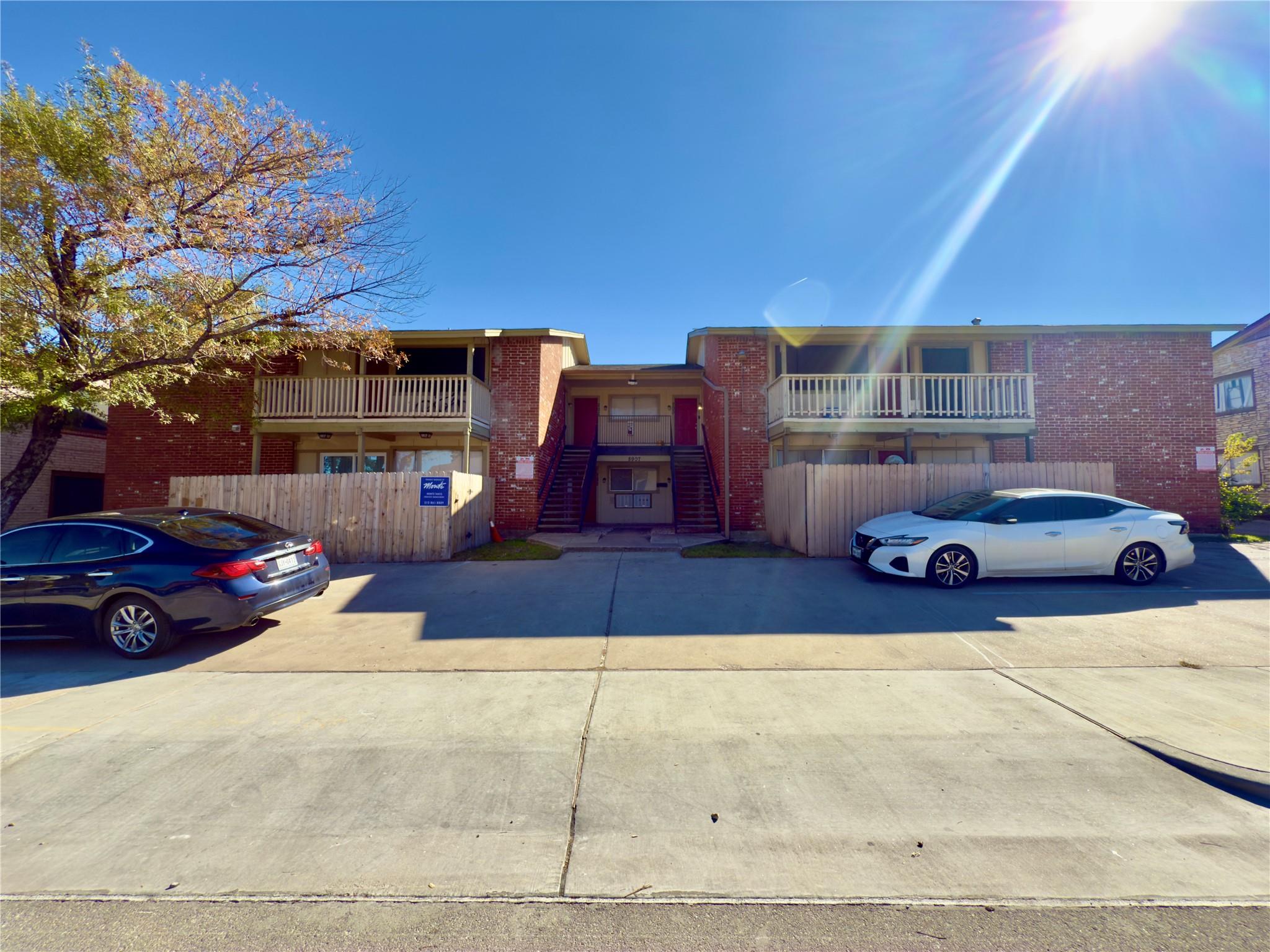 8907 Parkfield Dr #101 Property Photo 1