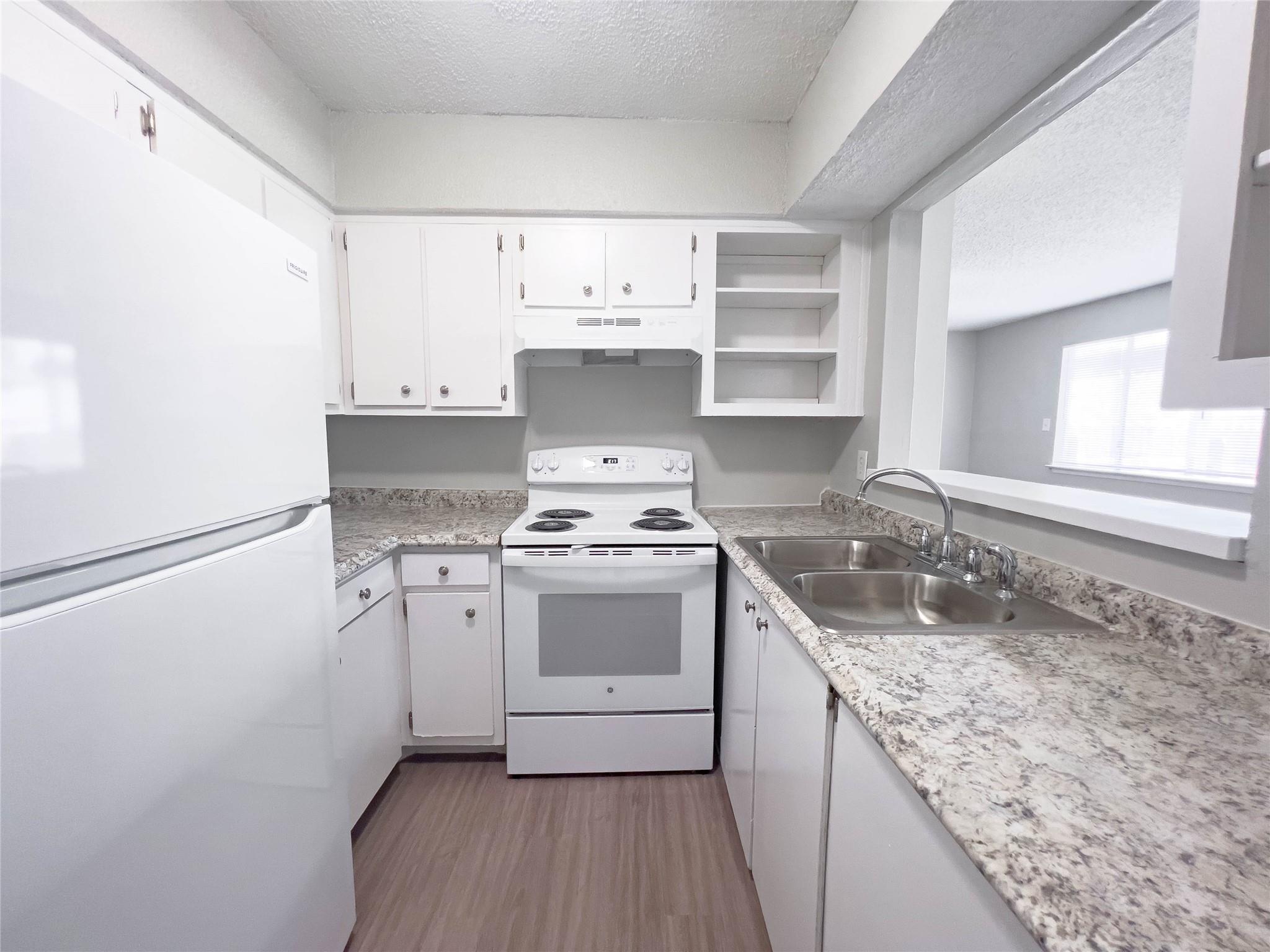 8907 Parkfield Dr #101 Property Photo 2