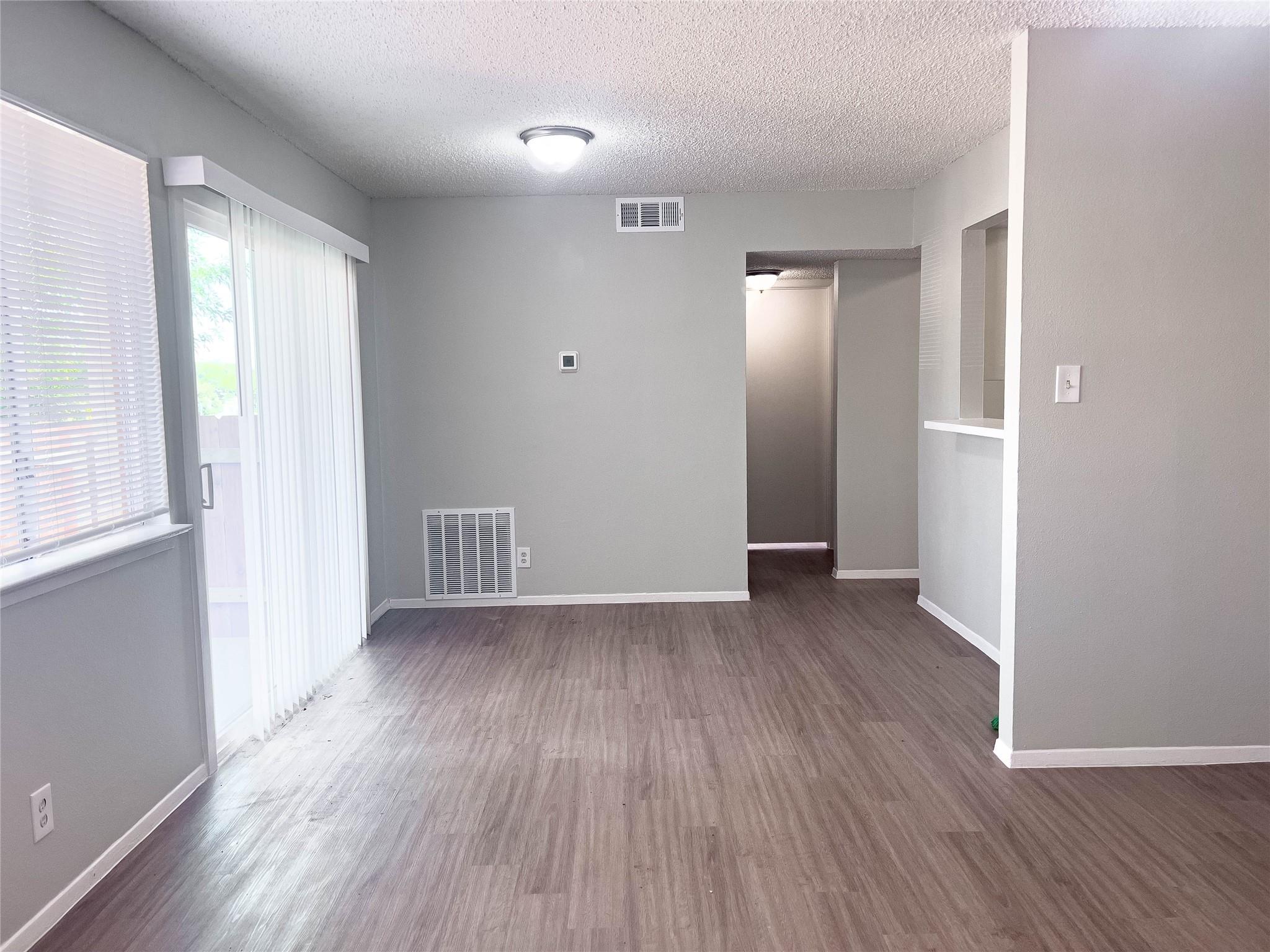 8907 Parkfield Dr #101 Property Photo 5