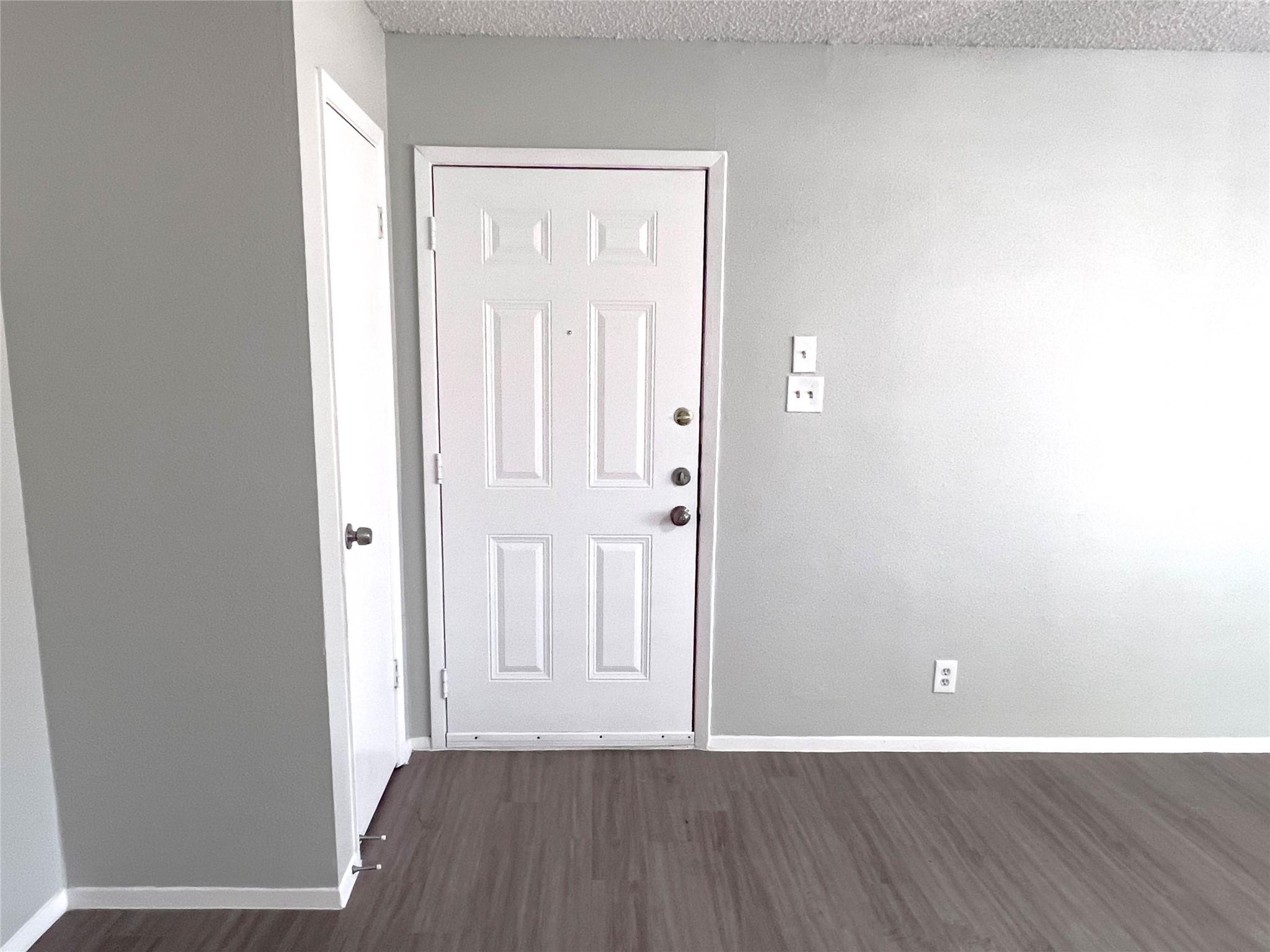 8907 Parkfield Dr #101 Property Photo 8