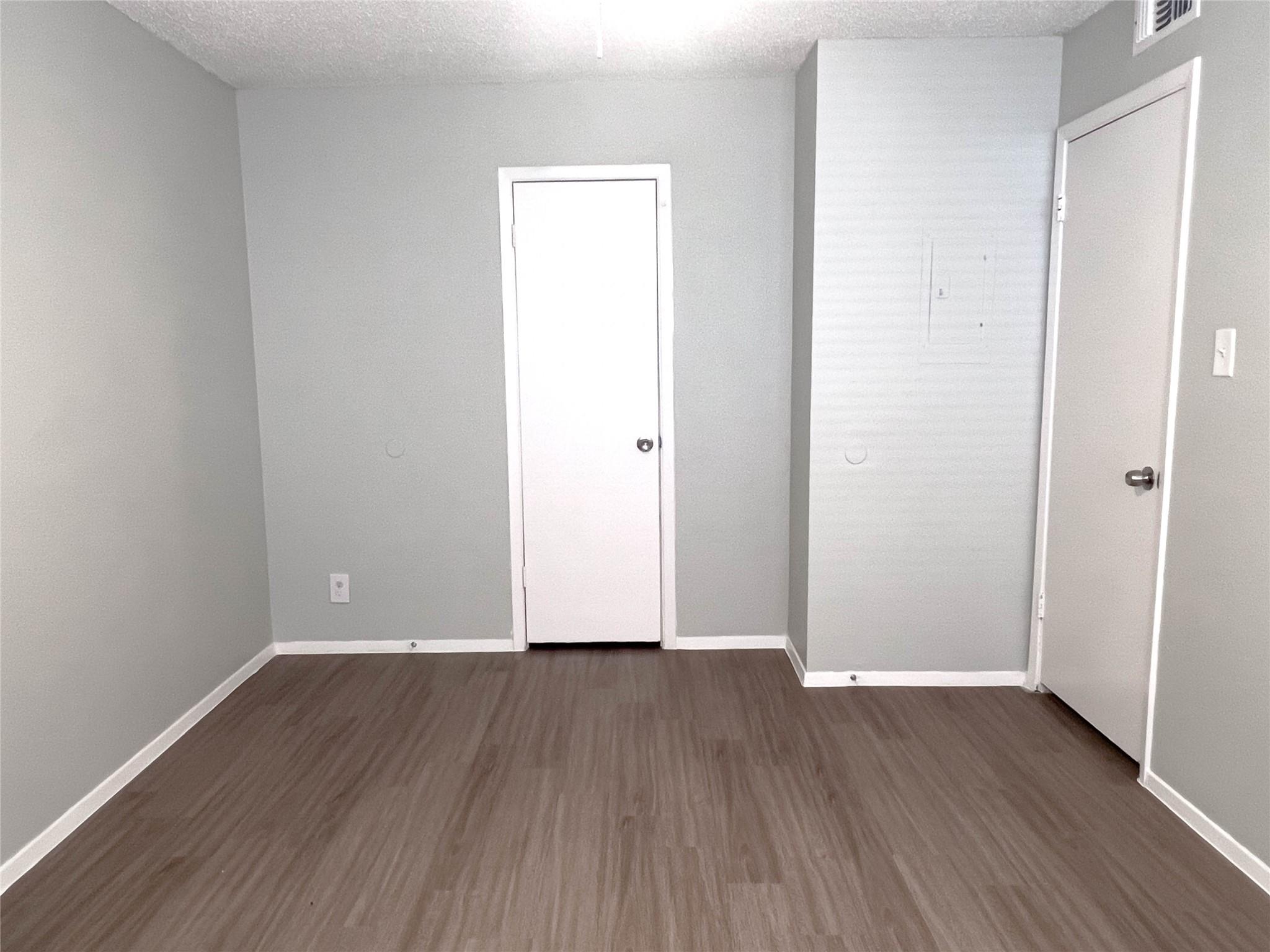 8907 Parkfield Dr #101 Property Photo 11