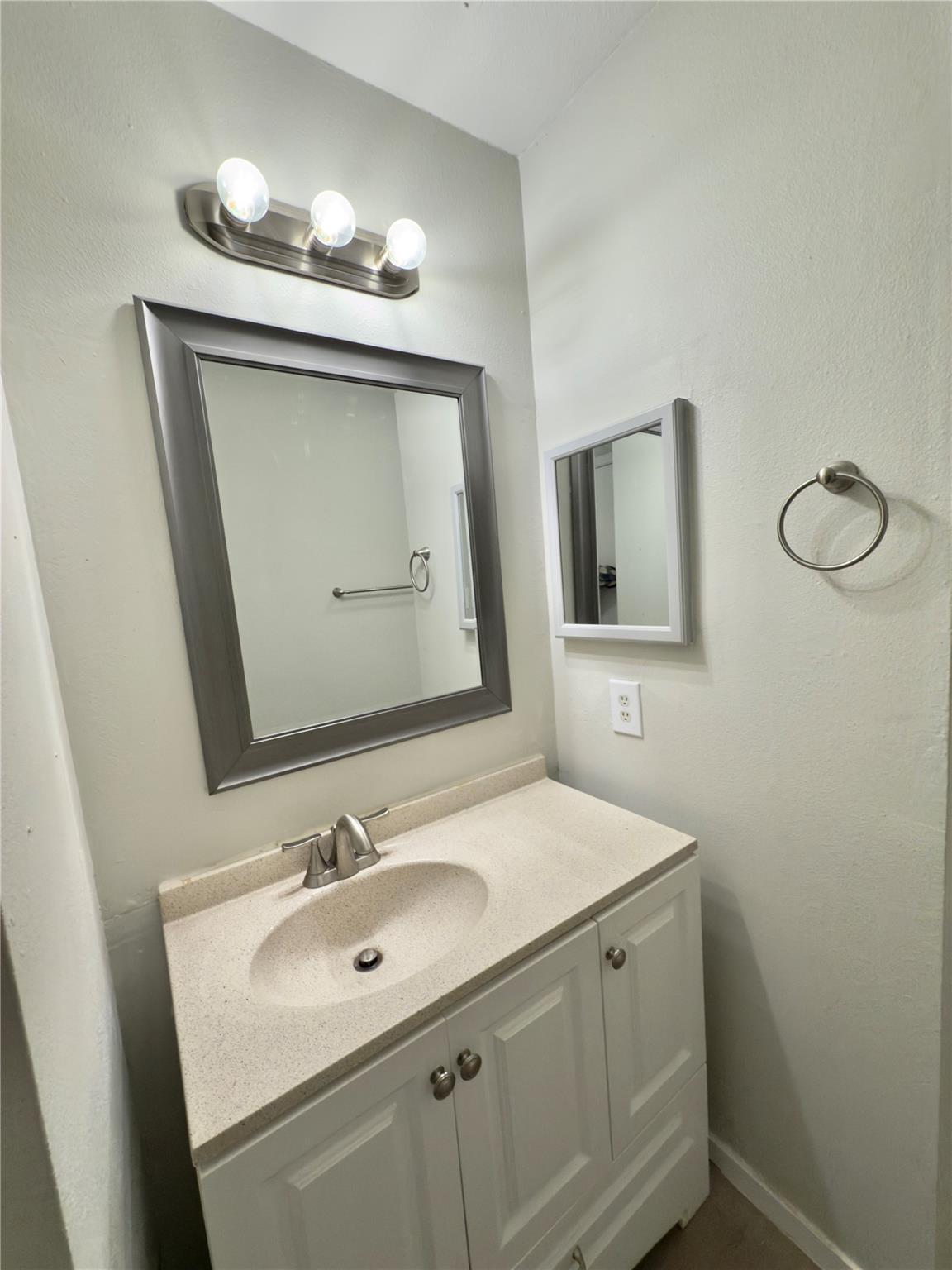 8907 Parkfield Dr #101 Property Photo 16