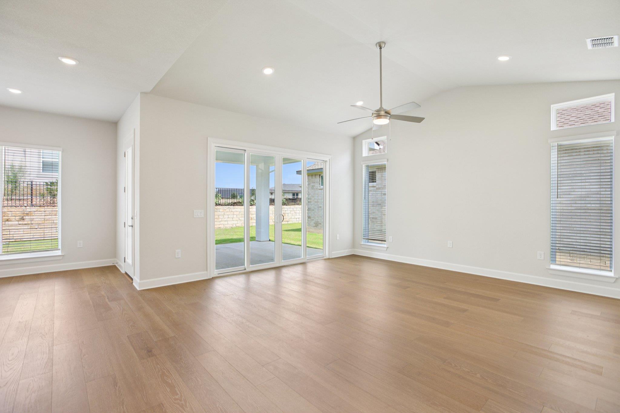 1520 Dancing Oak Ln Property Photo 4