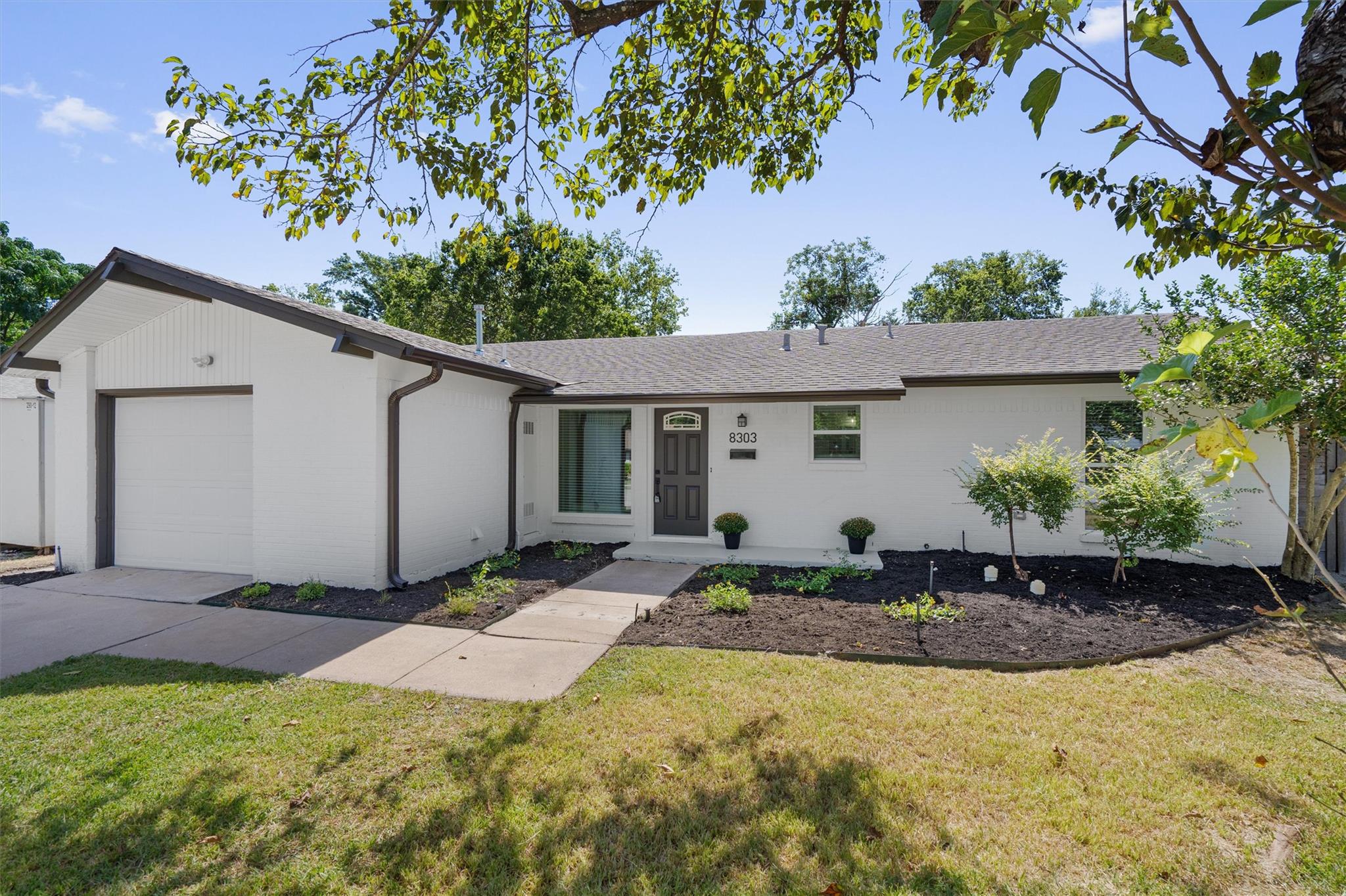 8303 Briarwood Ln Property Photo 8