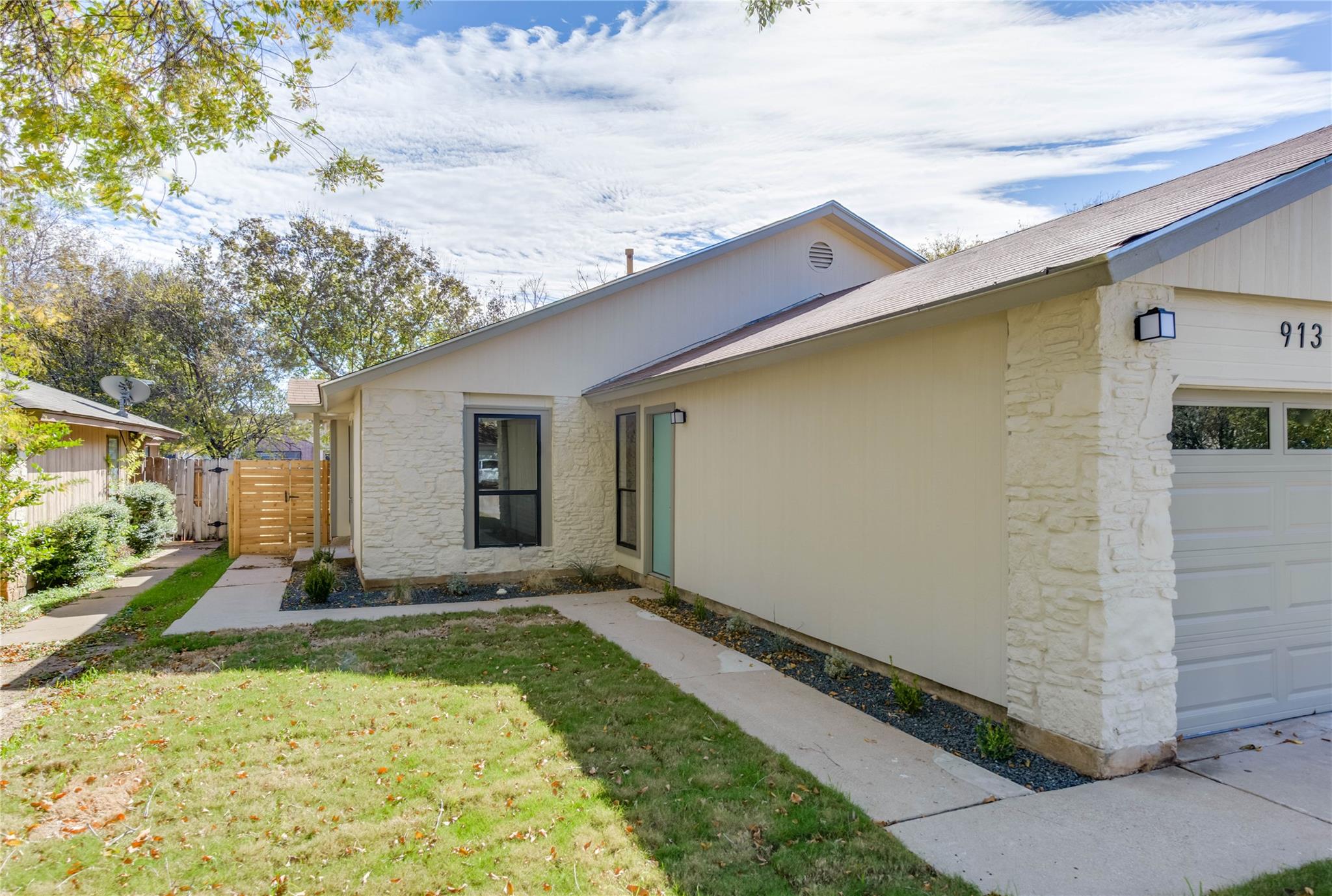 913 Chisholm Cv Property Photo 3