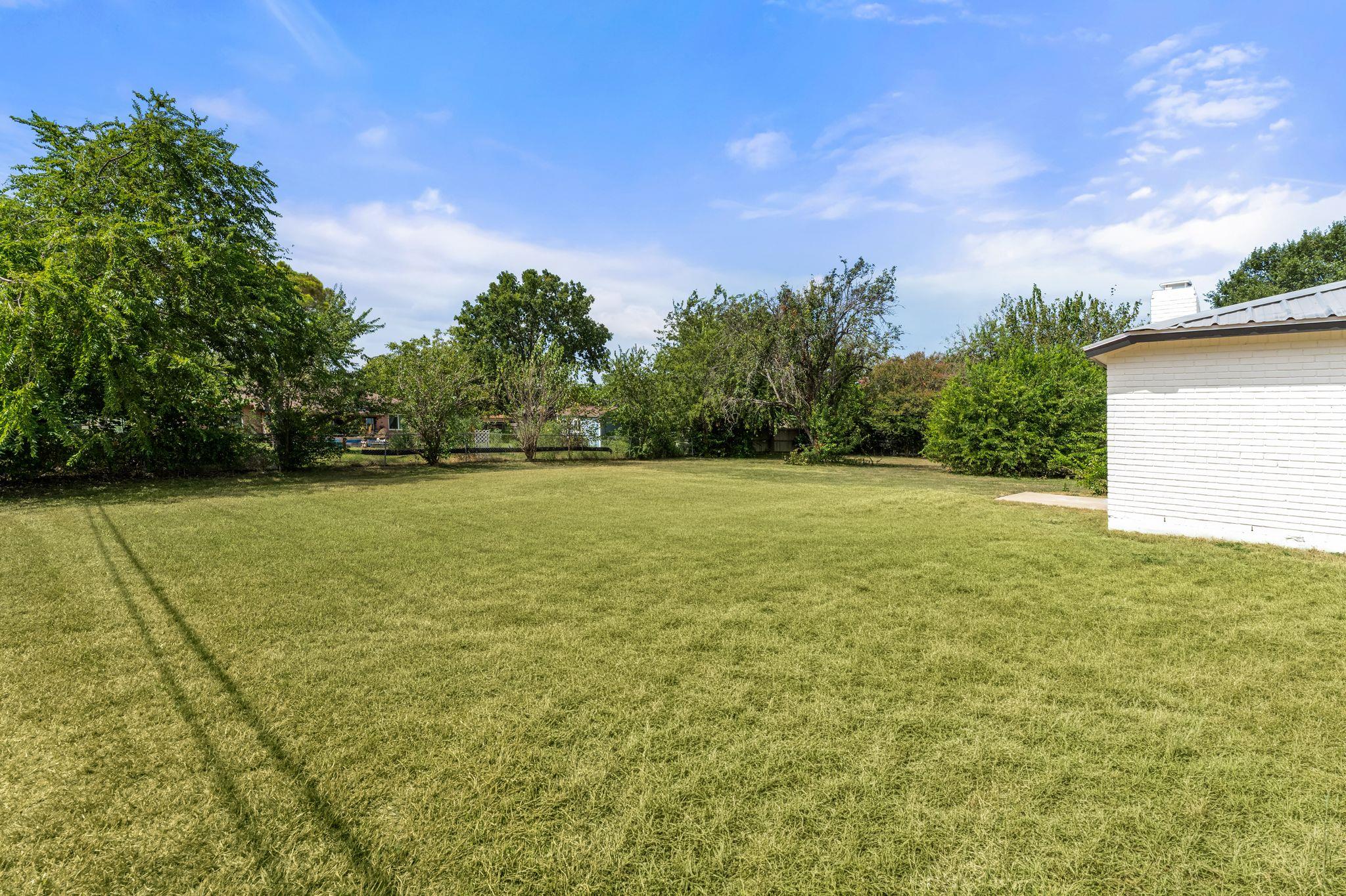 1500 Wildflower Dr Property Photo 28