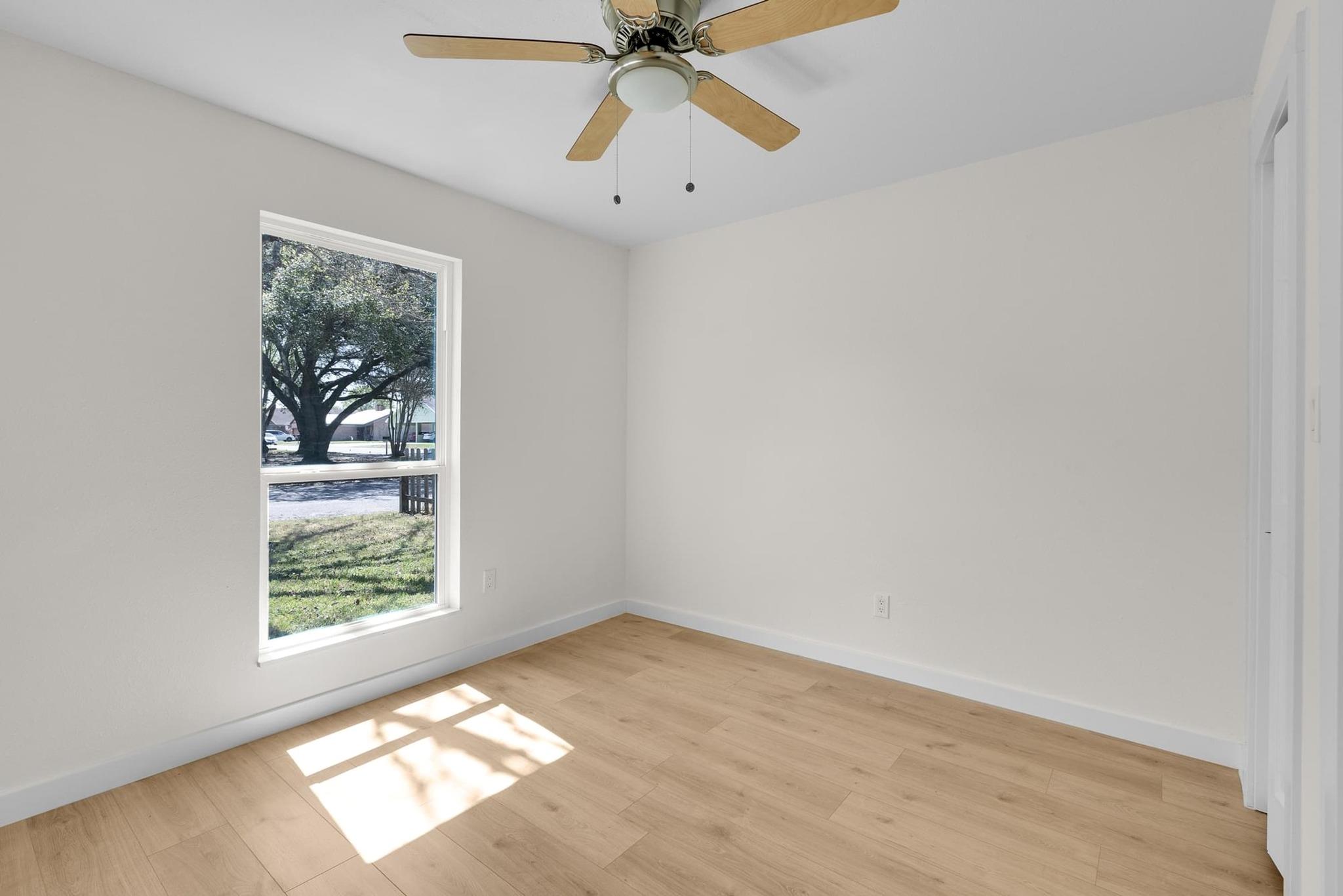 1005 Bowie St Property Photo 11