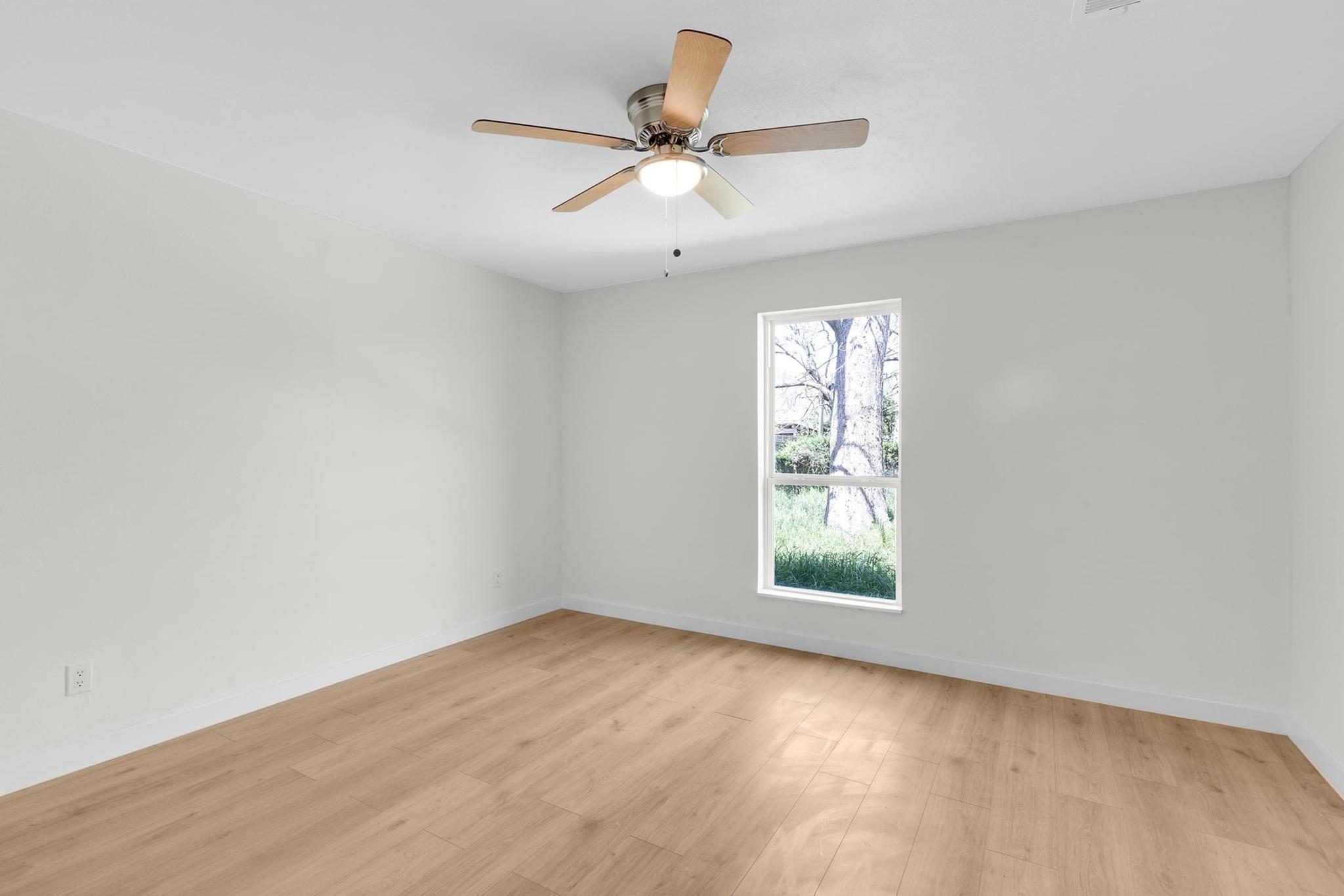 1005 Bowie St Property Photo 12