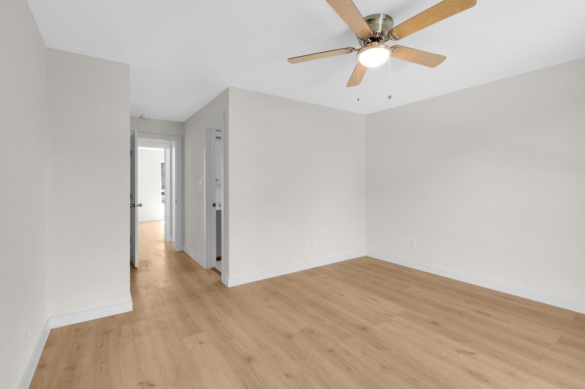 1005 Bowie St Property Photo 13