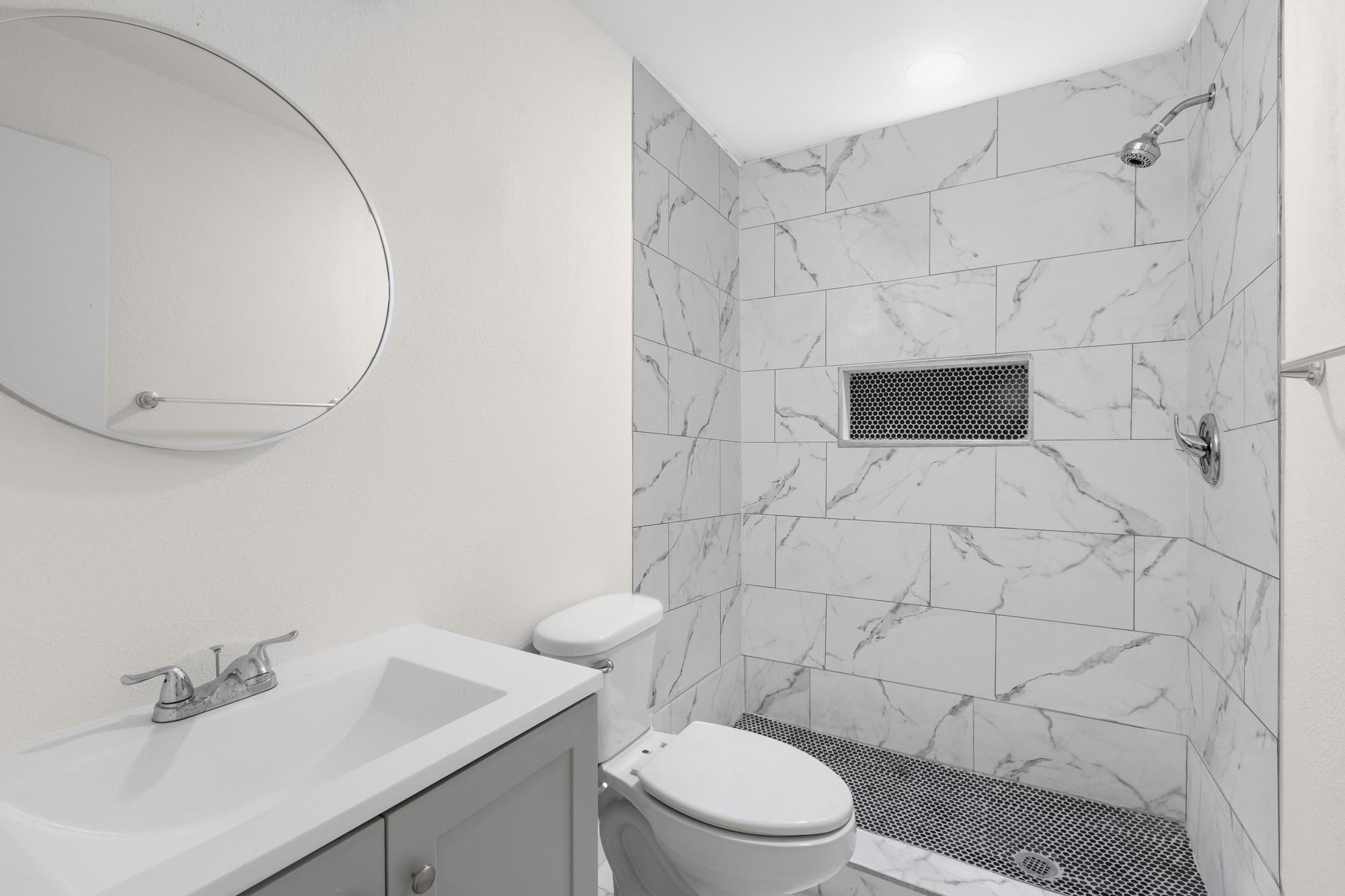 1005 Bowie St Property Photo 14