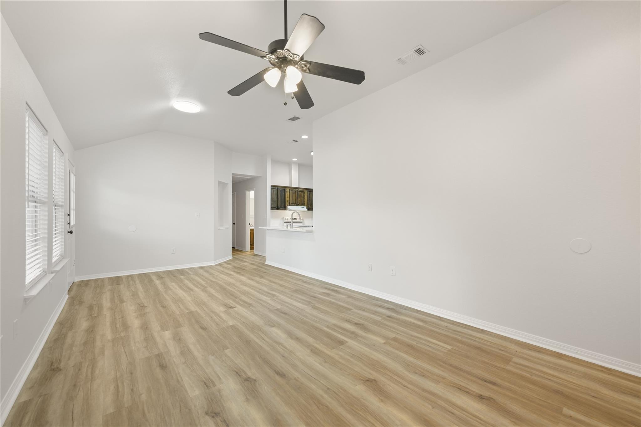 3407 Blumie St #a Property Photo 6