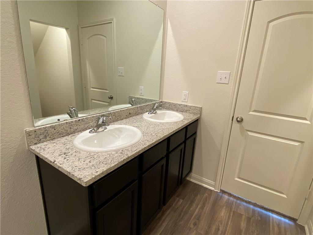 105 Brunswick Ln Property Photo 15