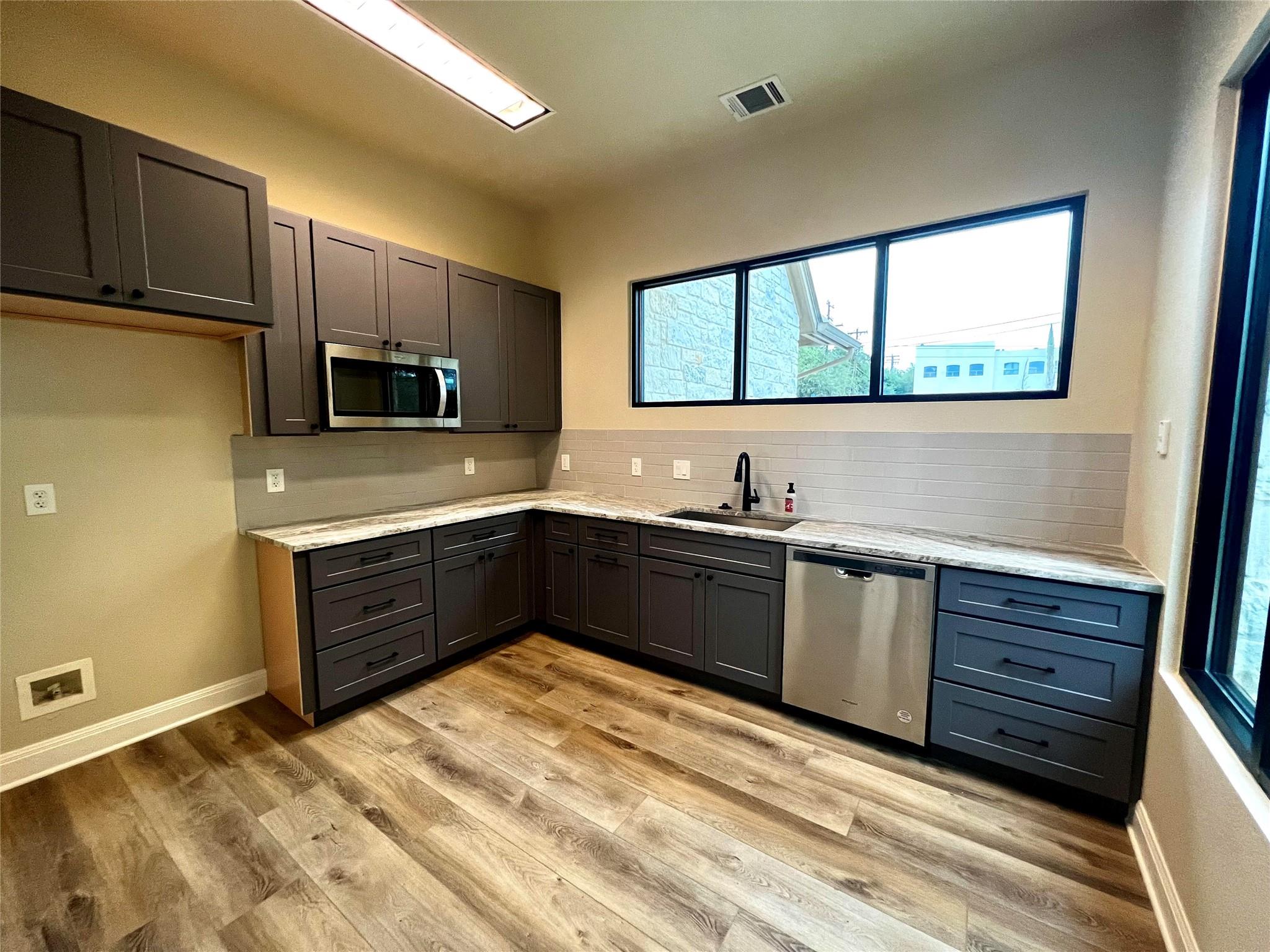 6400 Lohman Ford Rd #2d Property Photo 6