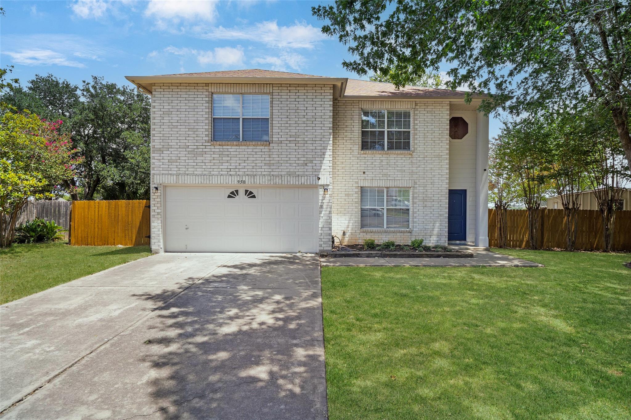 950 Whispering Hollow Dr Property Photo 1
