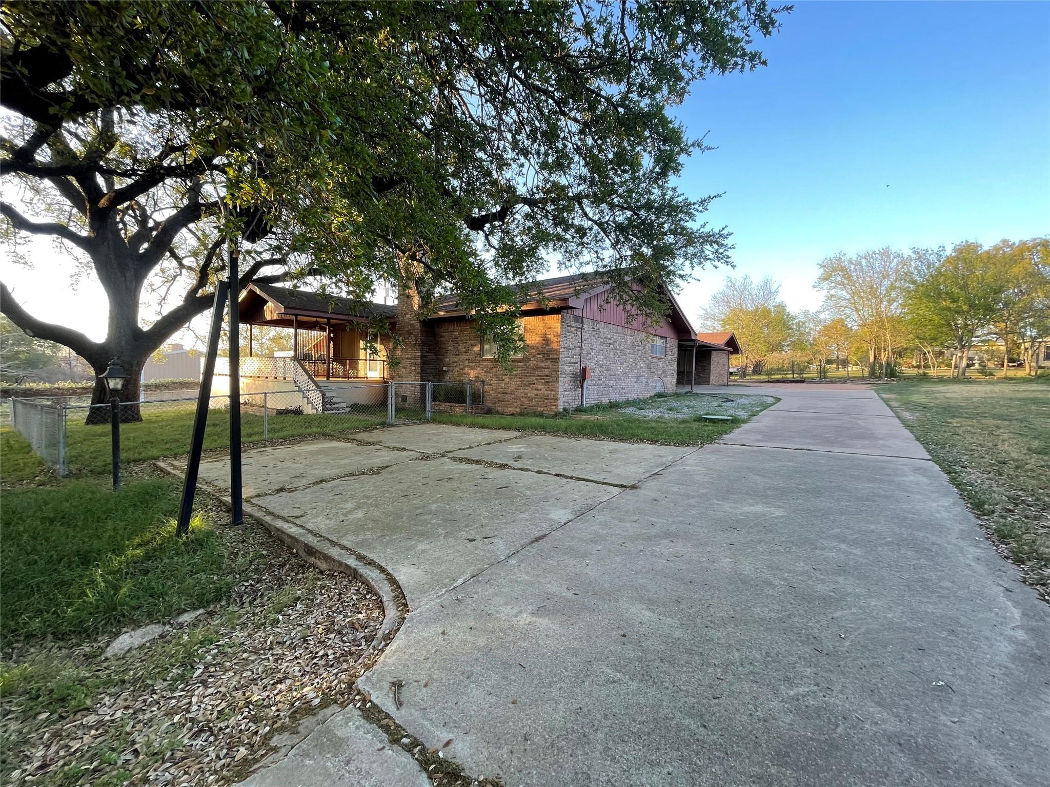 4317 River Oaks Dr Property Photo 1