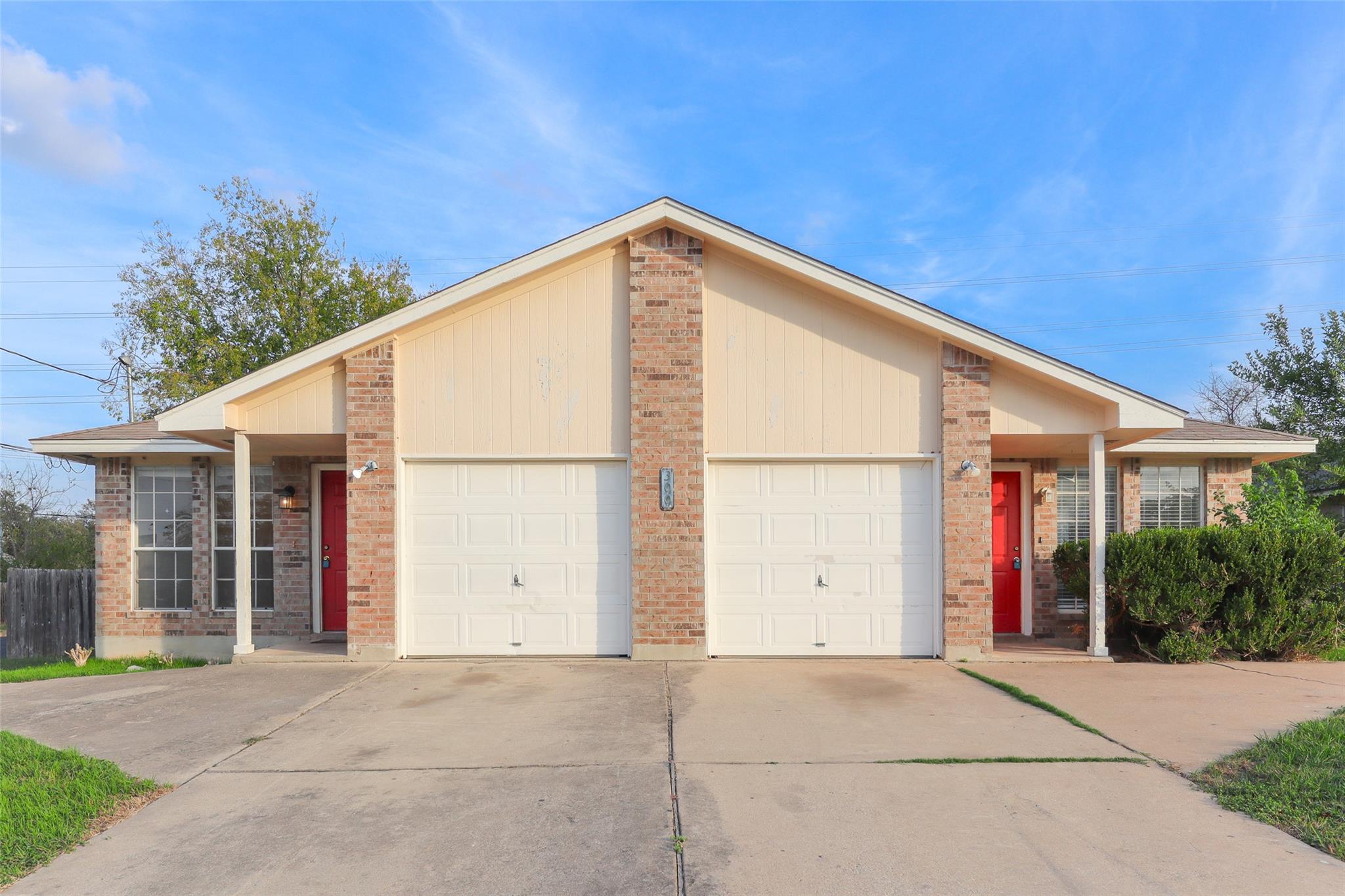 300 Tamara Dr #a Property Photo 2
