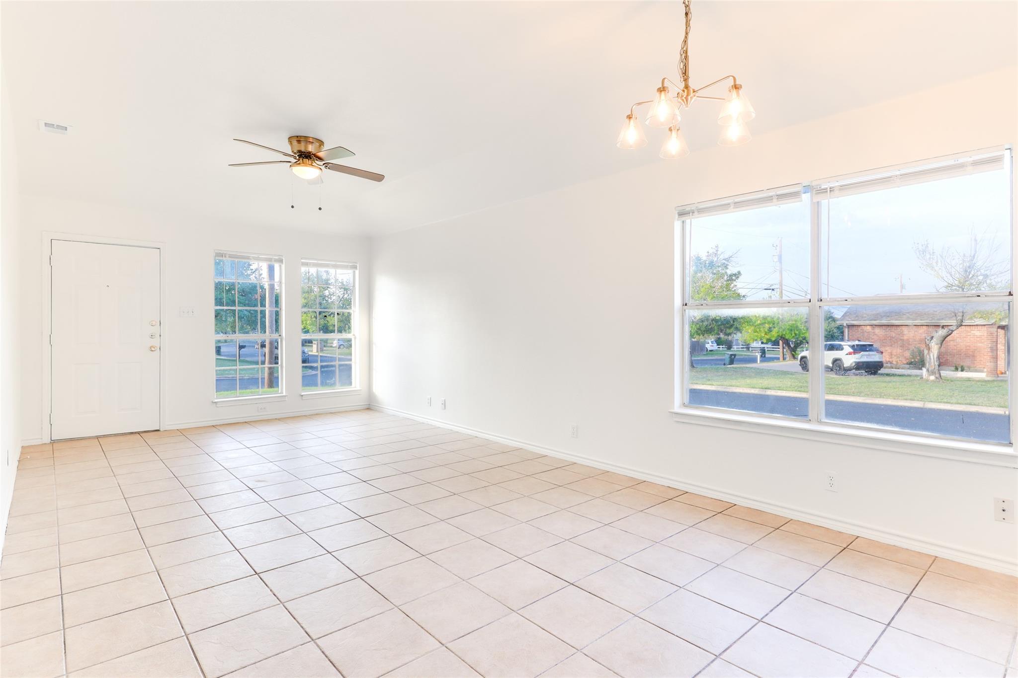 300 Tamara Dr #a Property Photo 3