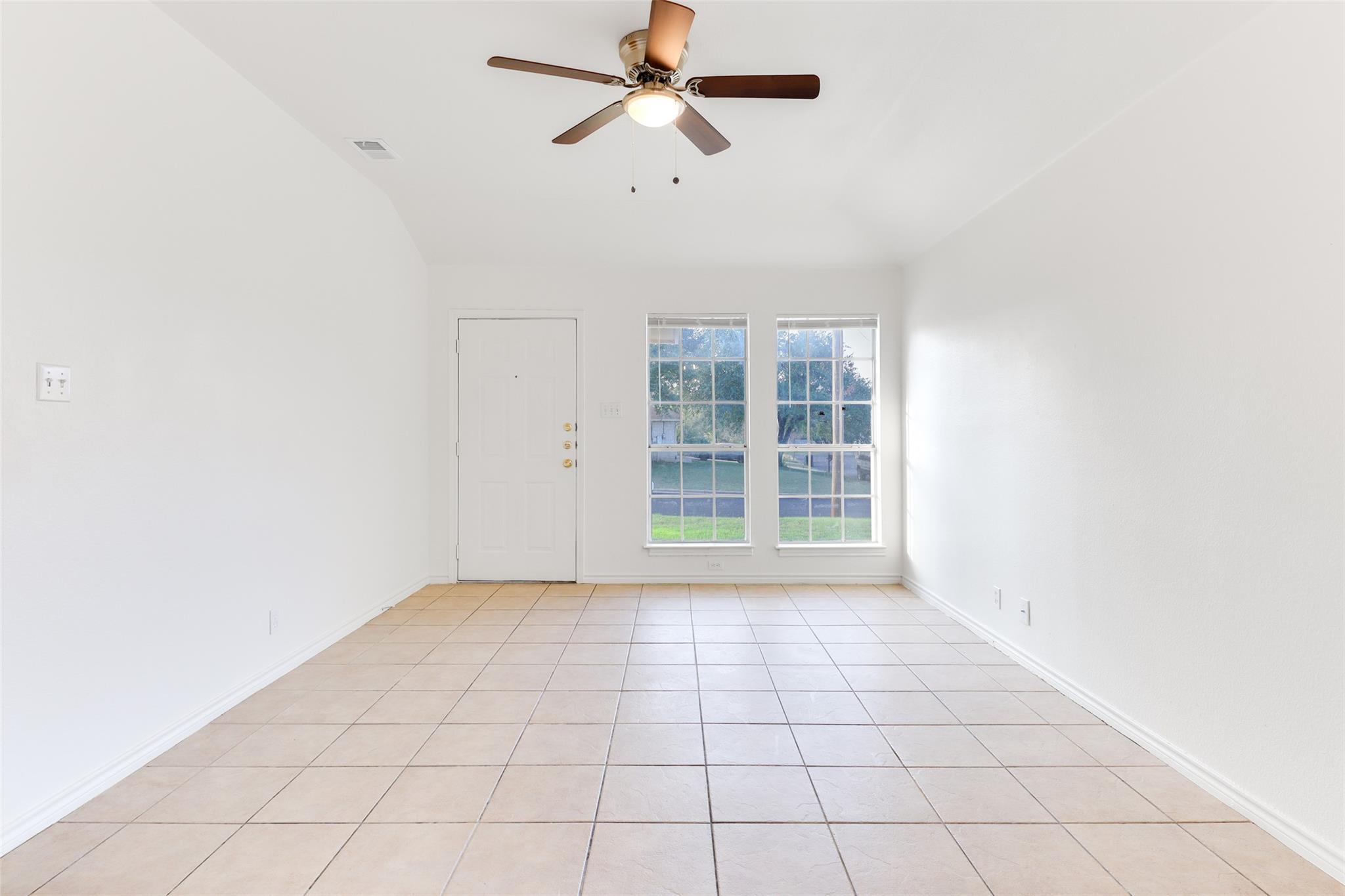 300 Tamara Dr #a Property Photo 4