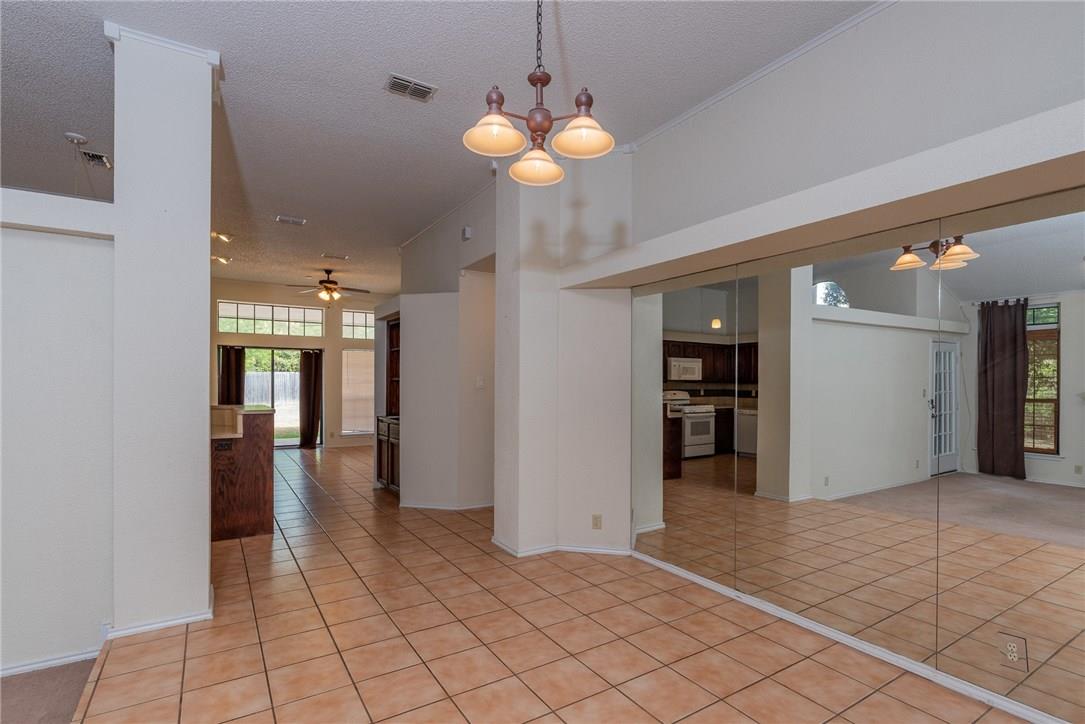 17106 Northavens Cv Property Photo 9