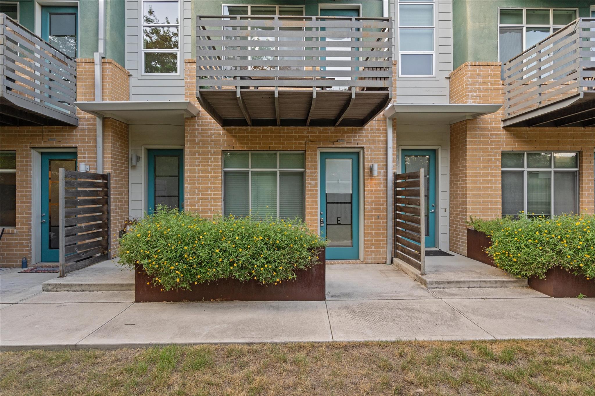 5514 Roosevelt Ave #e Property Photo 1