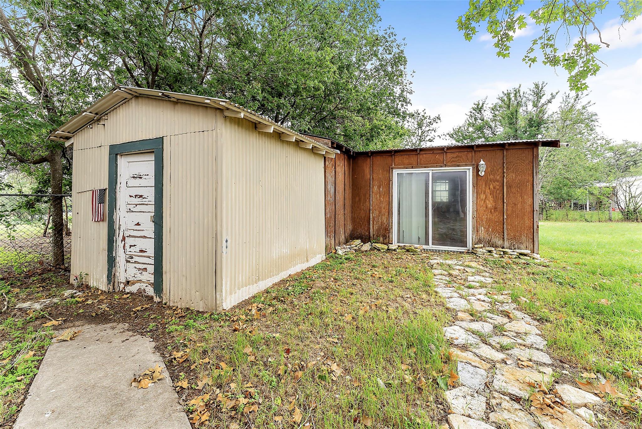 601 W Cypress Property Photo 25