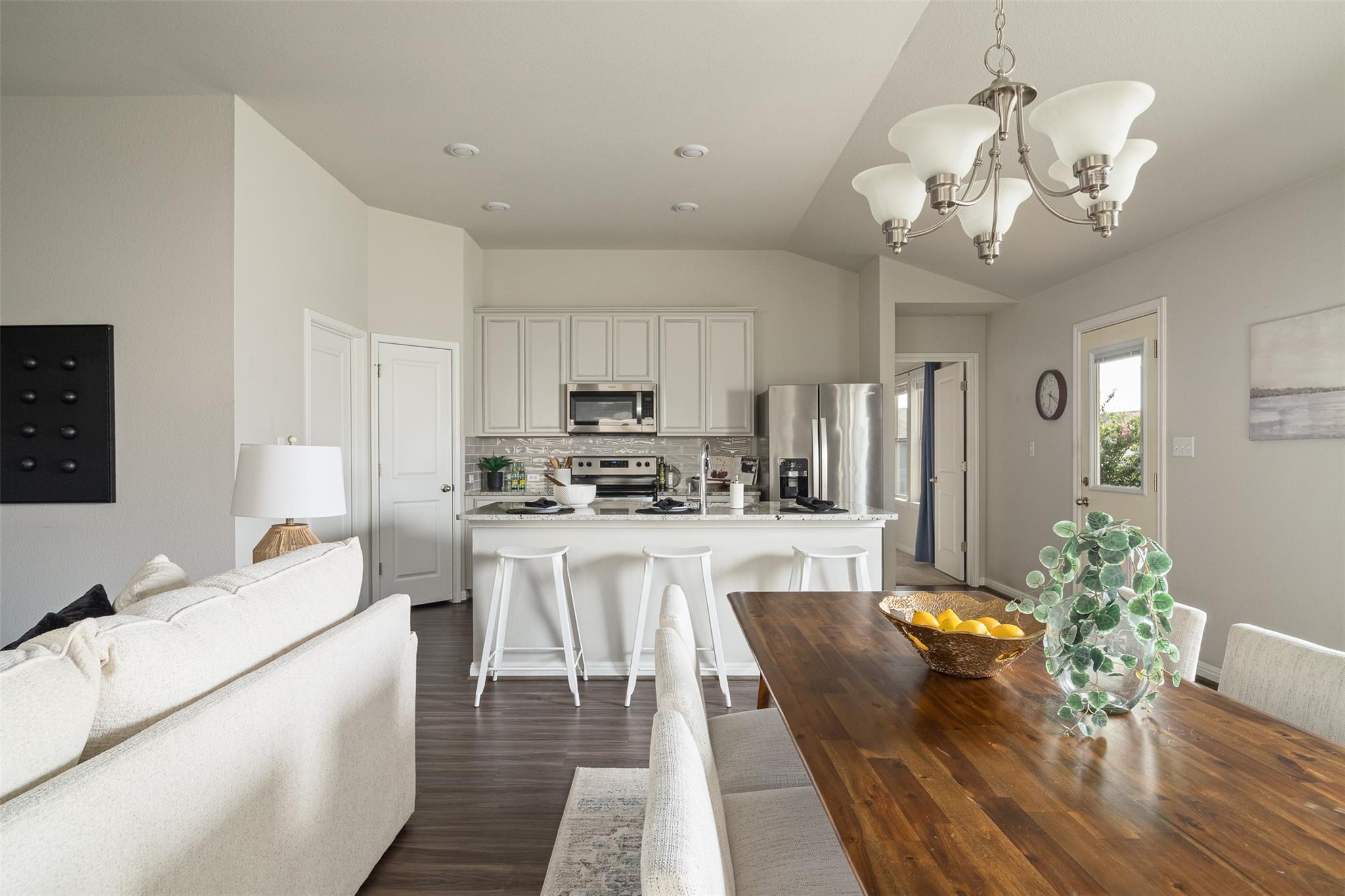 117 Blooming Trl Property Photo 7