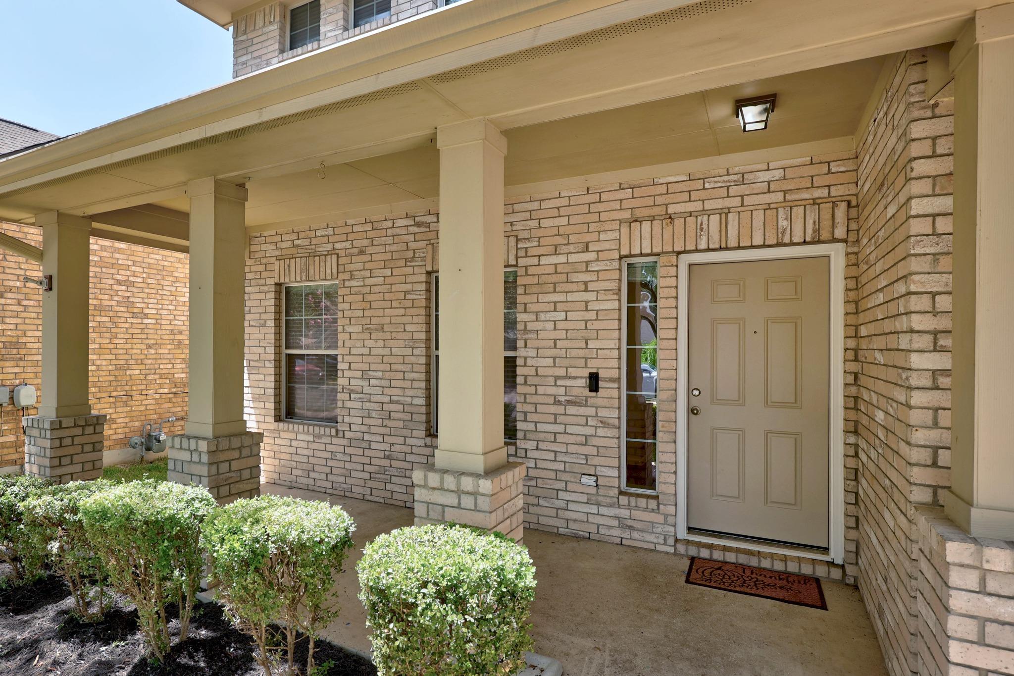 608 Spanish Oak Ter Property Photo 3