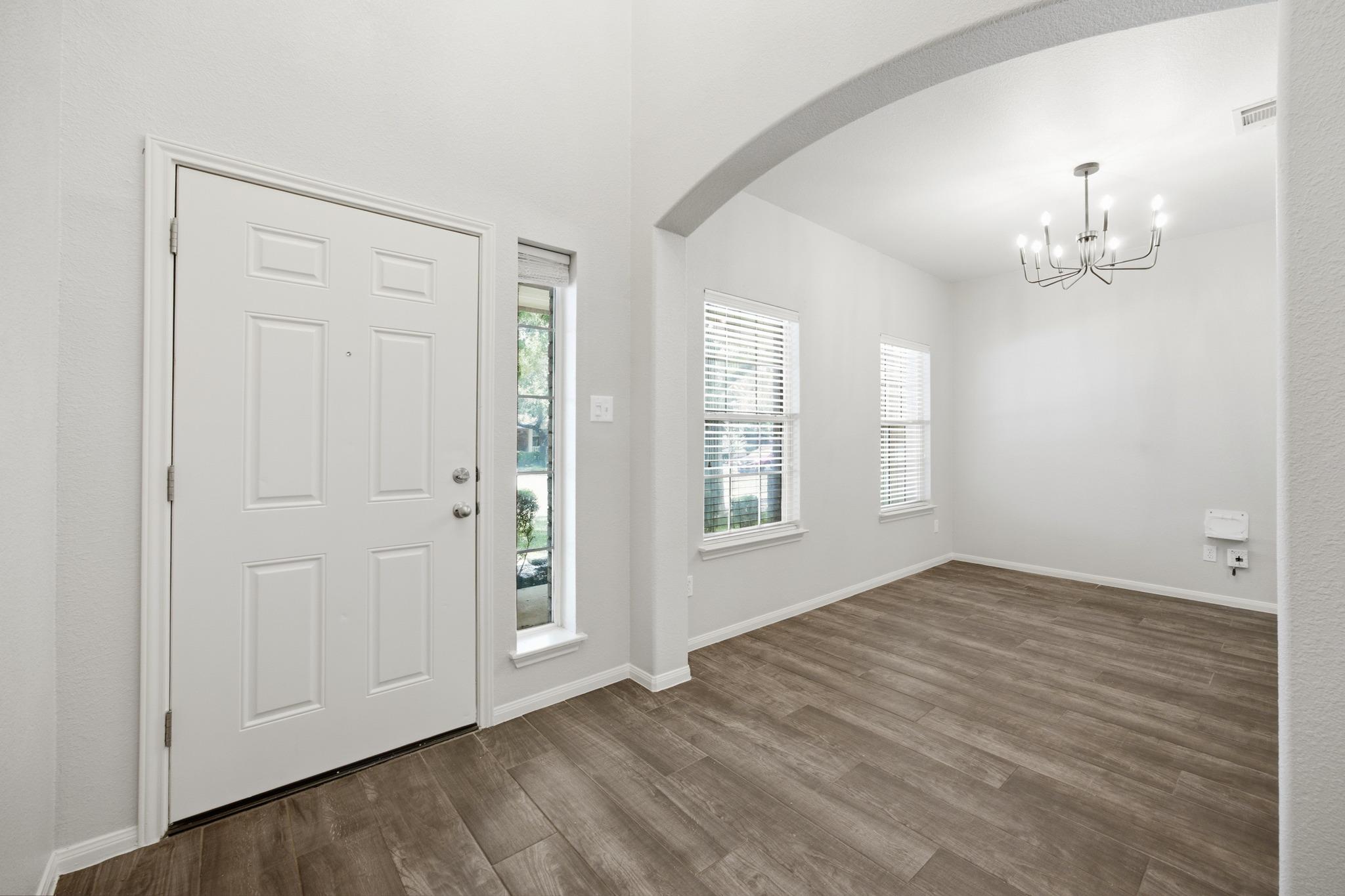 608 Spanish Oak Ter Property Photo 4