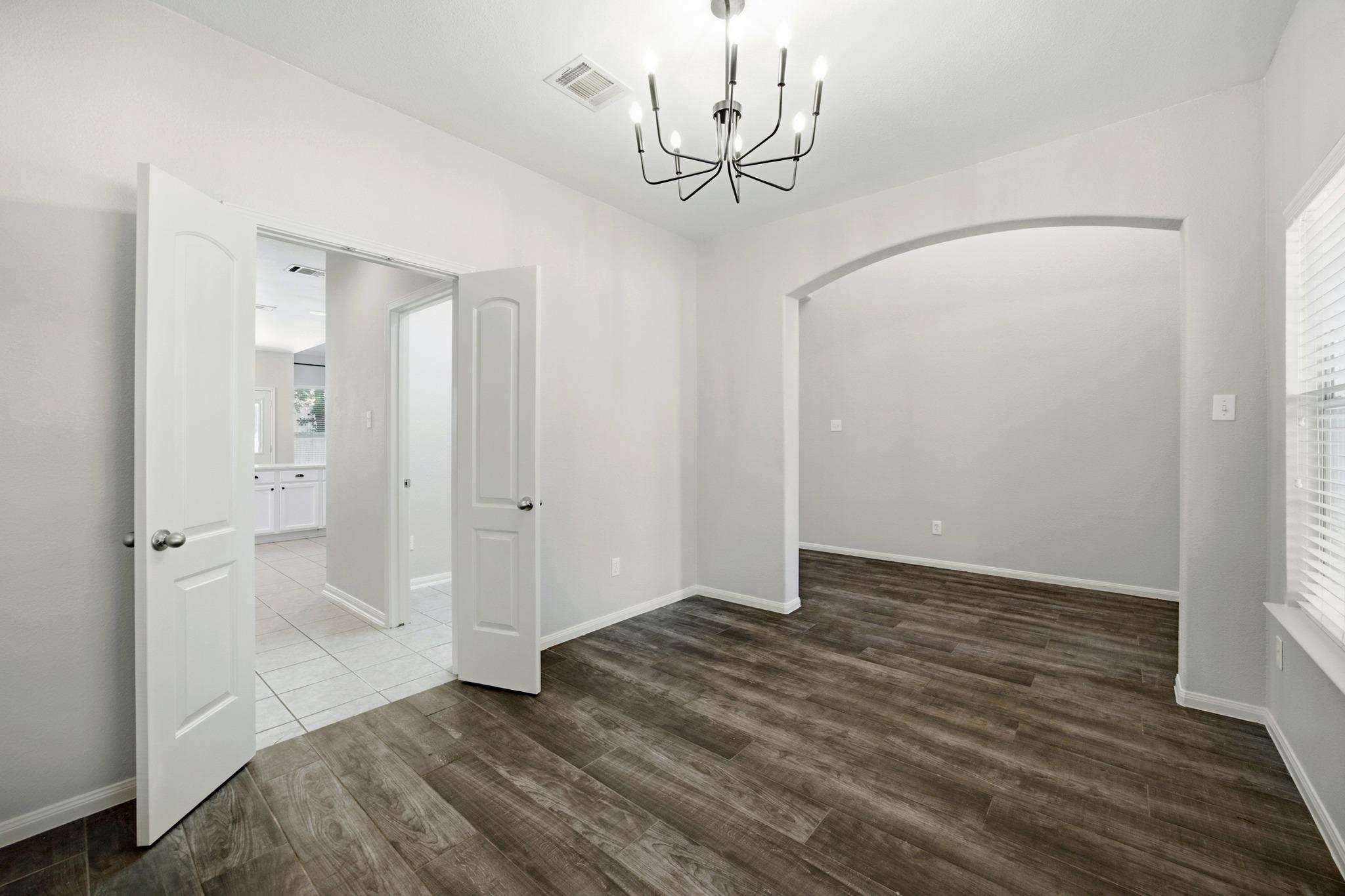 608 Spanish Oak Ter Property Photo 6