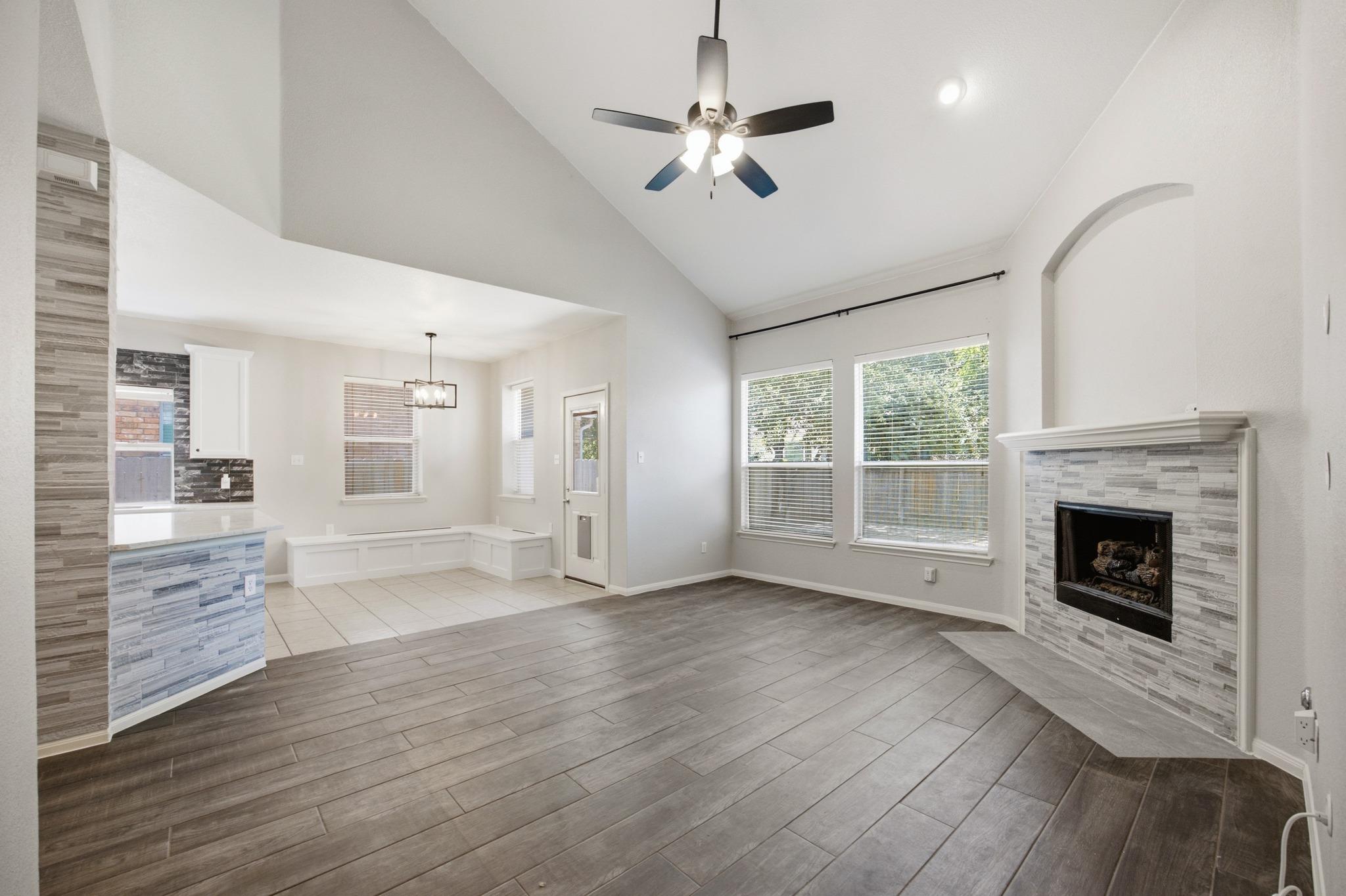 608 Spanish Oak Ter Property Photo 8
