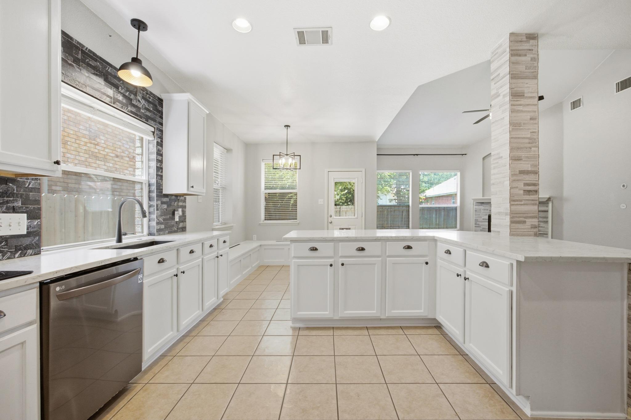 608 Spanish Oak Ter Property Photo 12