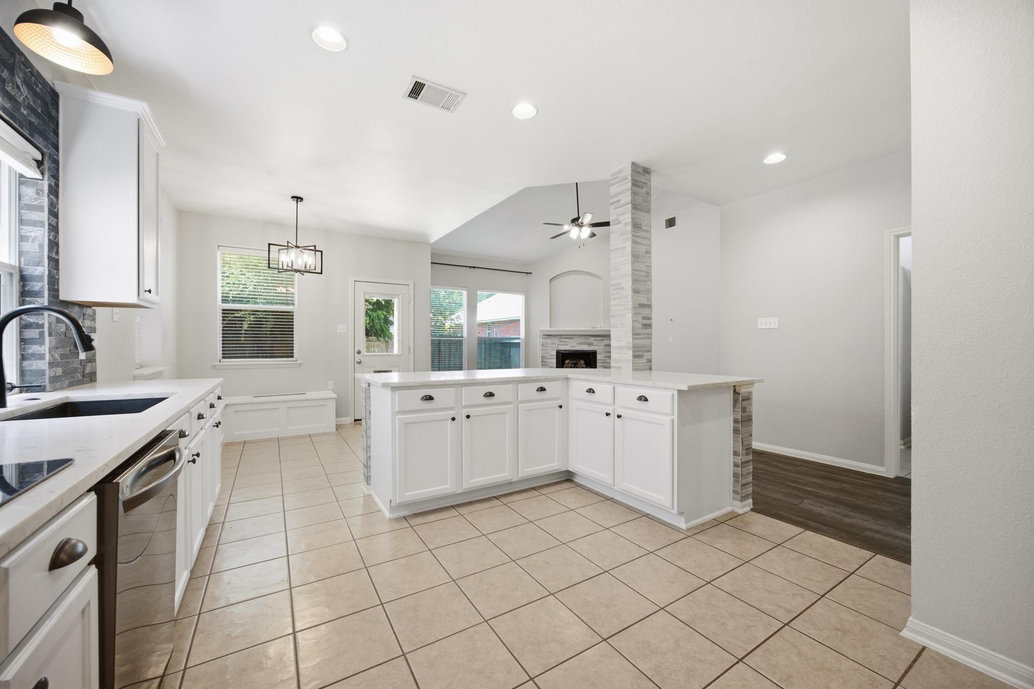 608 Spanish Oak Ter Property Photo 13
