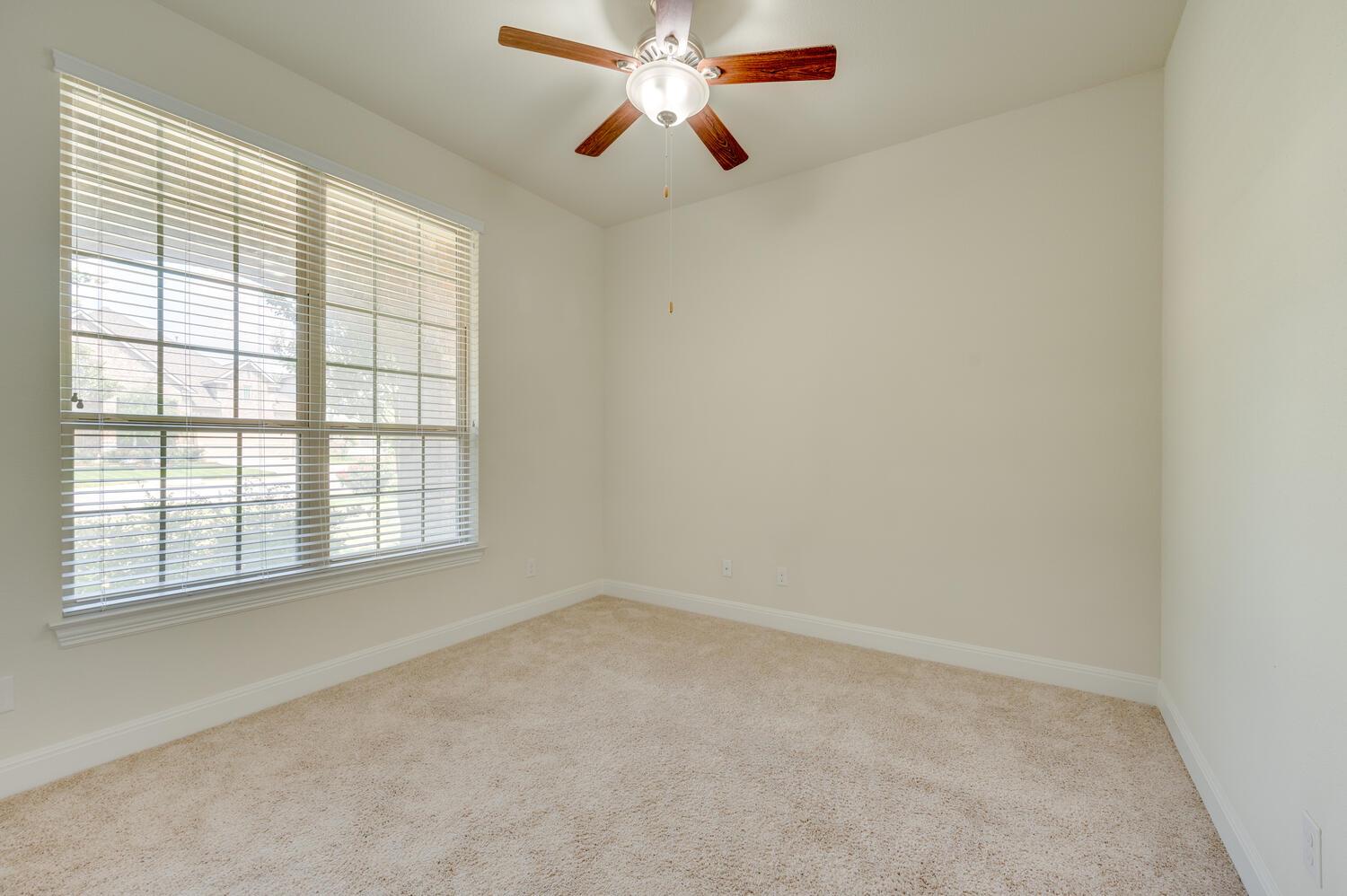 845 Richardson Ln Property Photo 6