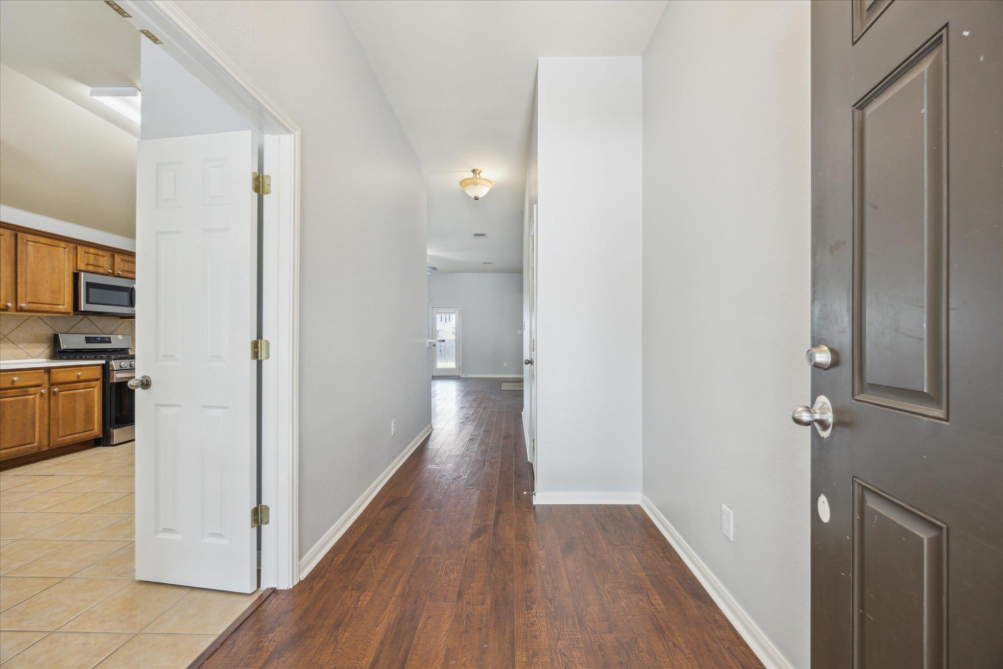 3813 Bandice Ln Property Photo 2