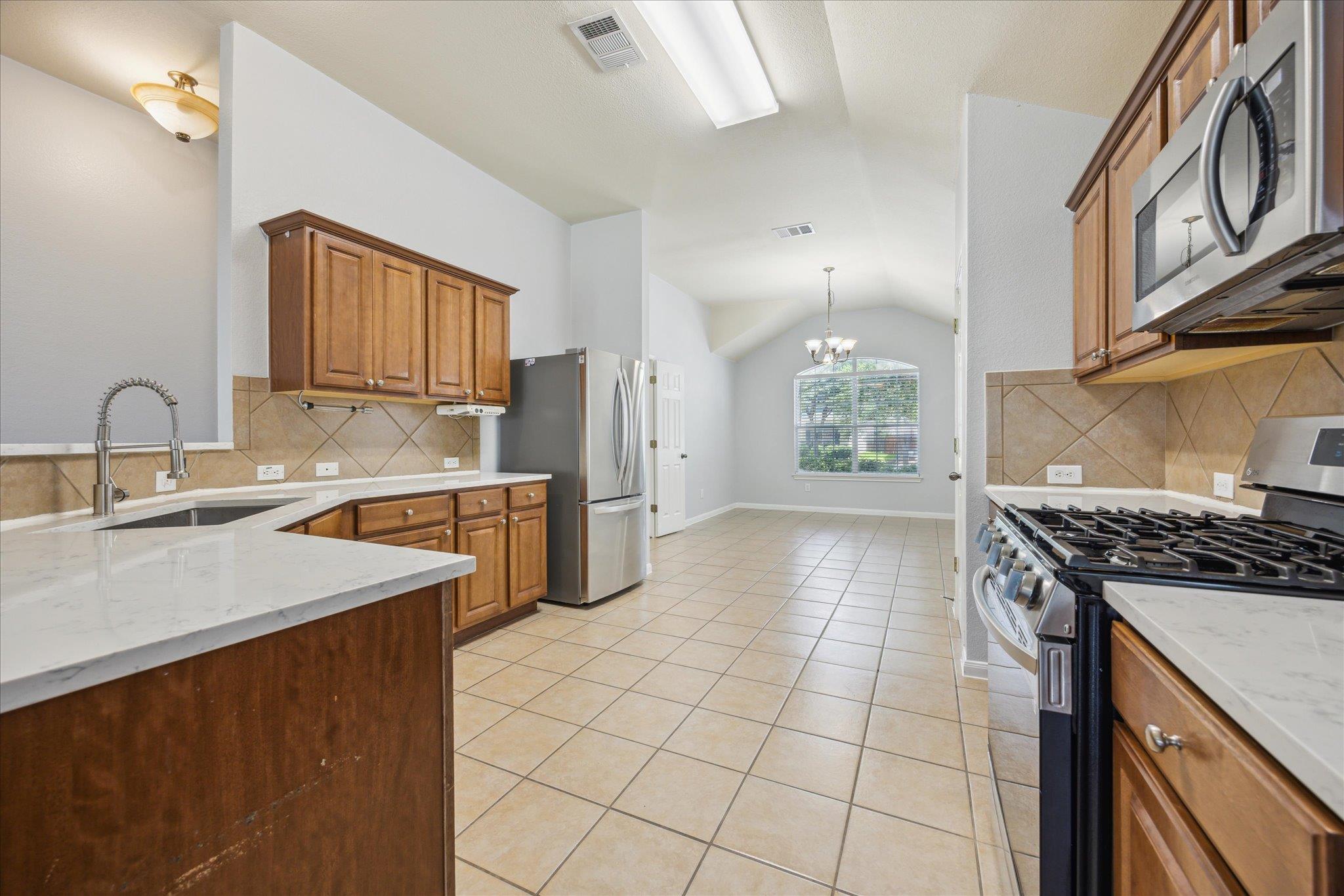 3813 Bandice Ln Property Photo 5