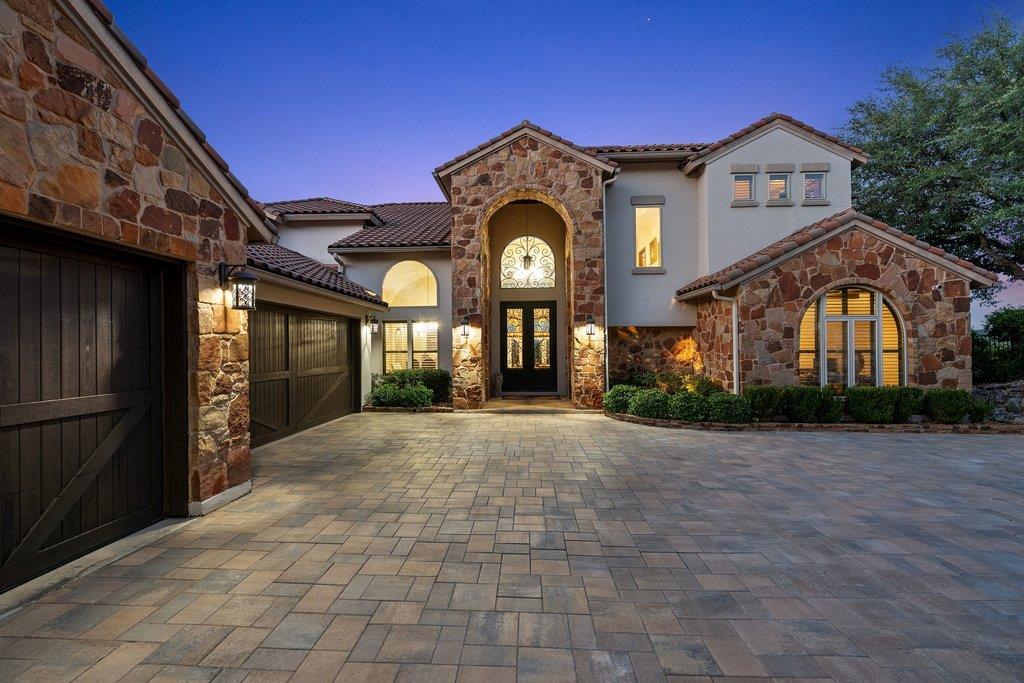 17508 Northlake Hills Dr Property Photo 3