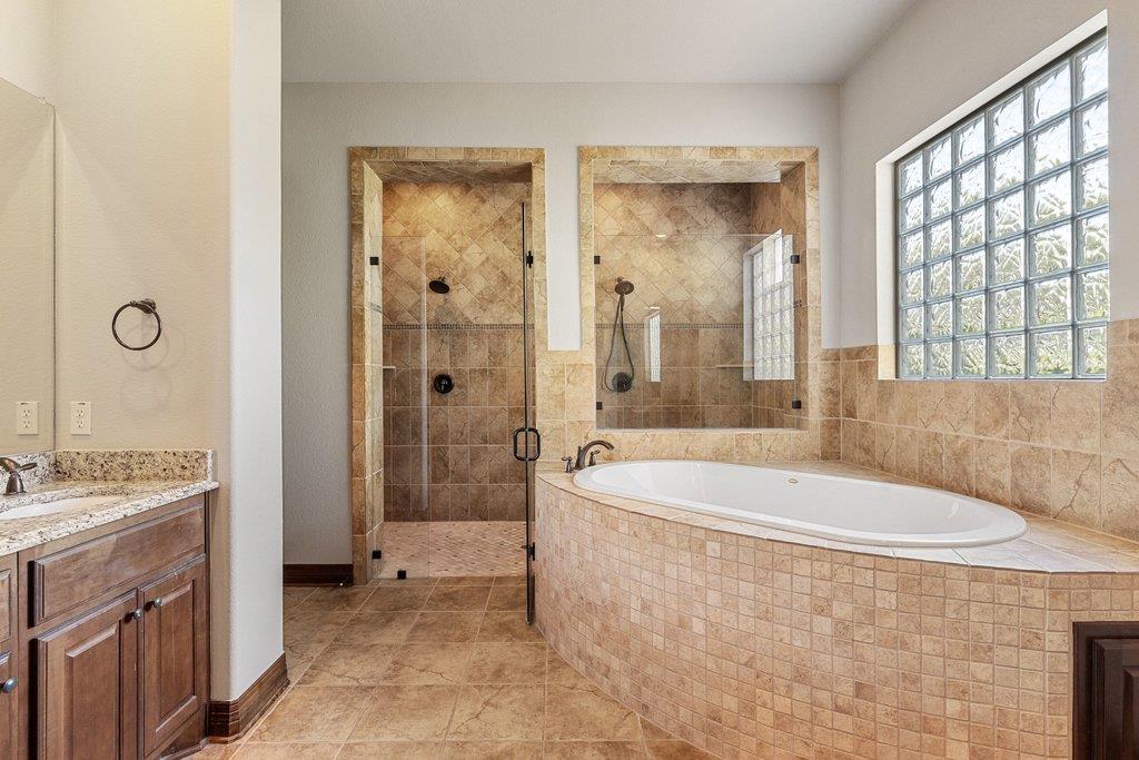 17508 Northlake Hills Dr Property Photo 19