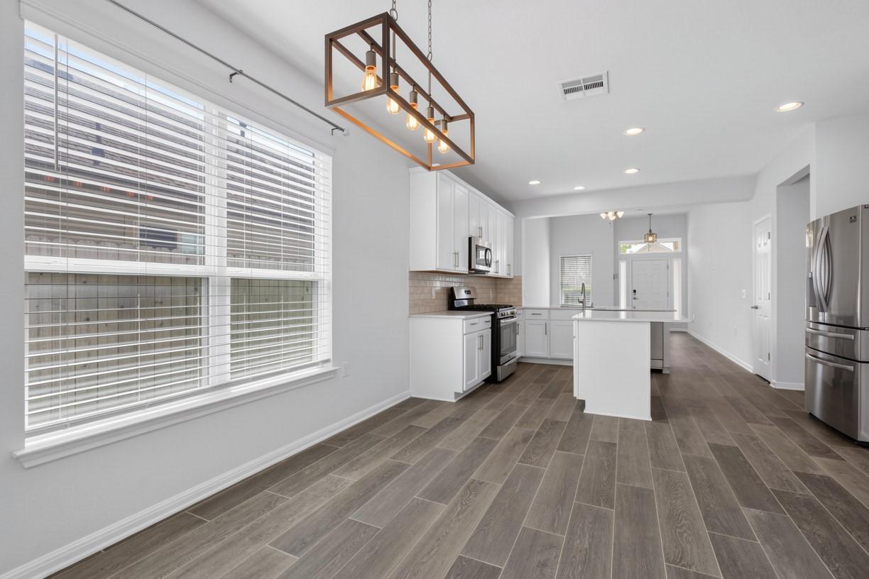 720 Durness Dr Property Photo 8