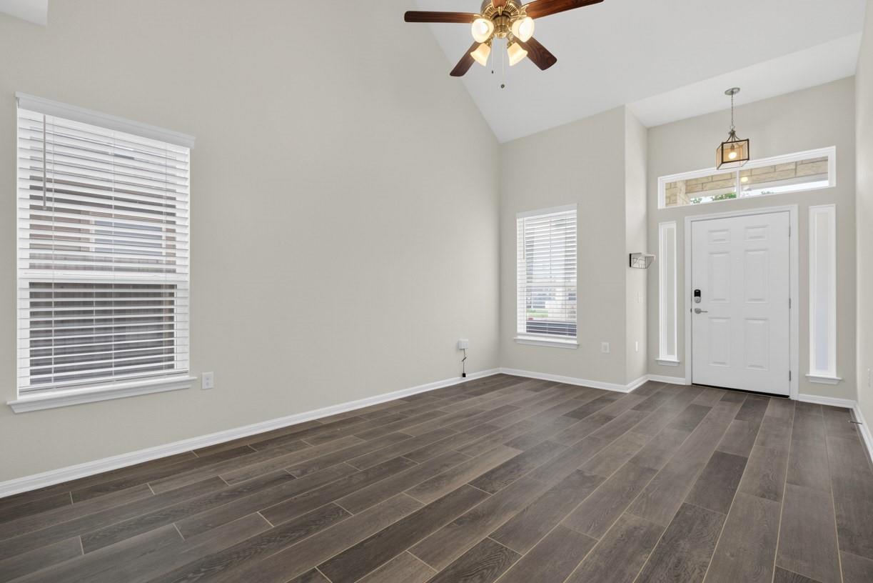 720 Durness Dr Property Photo 9