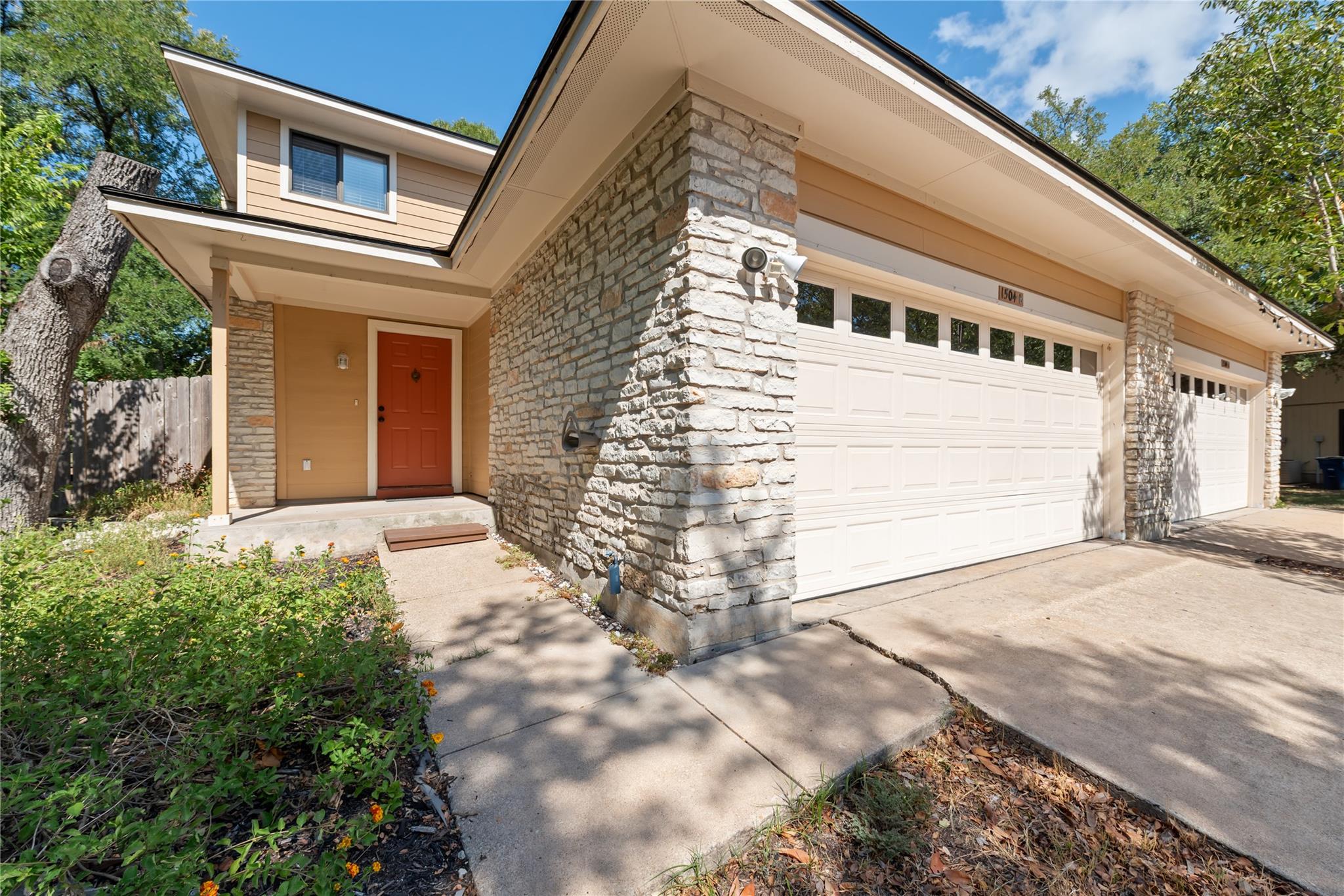 1504 Aquifer Cv #b Property Photo 1