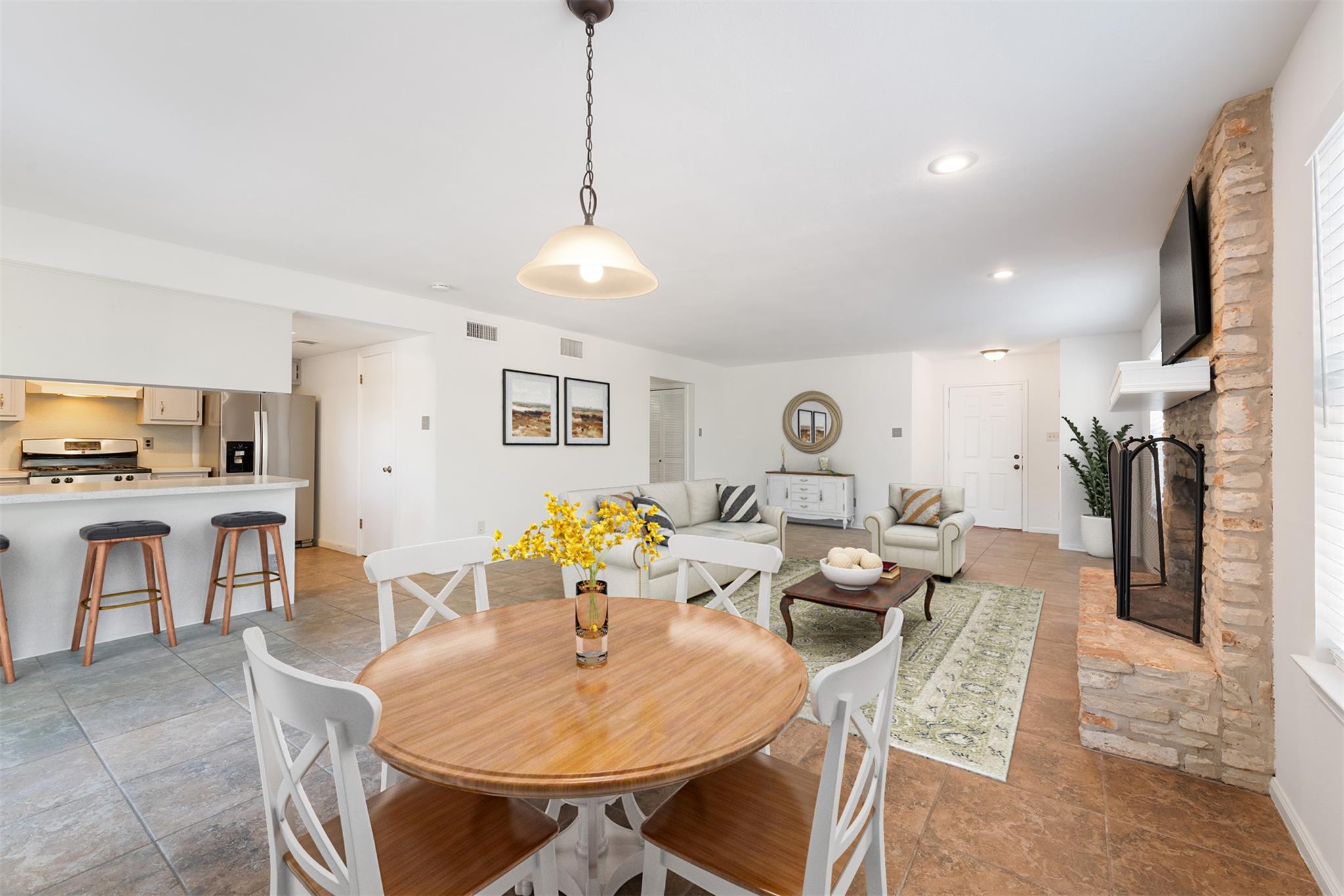 1504 Aquifer Cv #b Property Photo 3