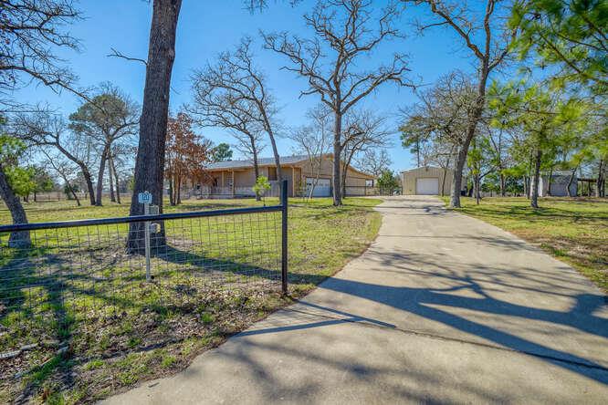 120 Lariat Ct Property Photo 2