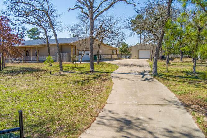 120 Lariat Ct Property Photo 4